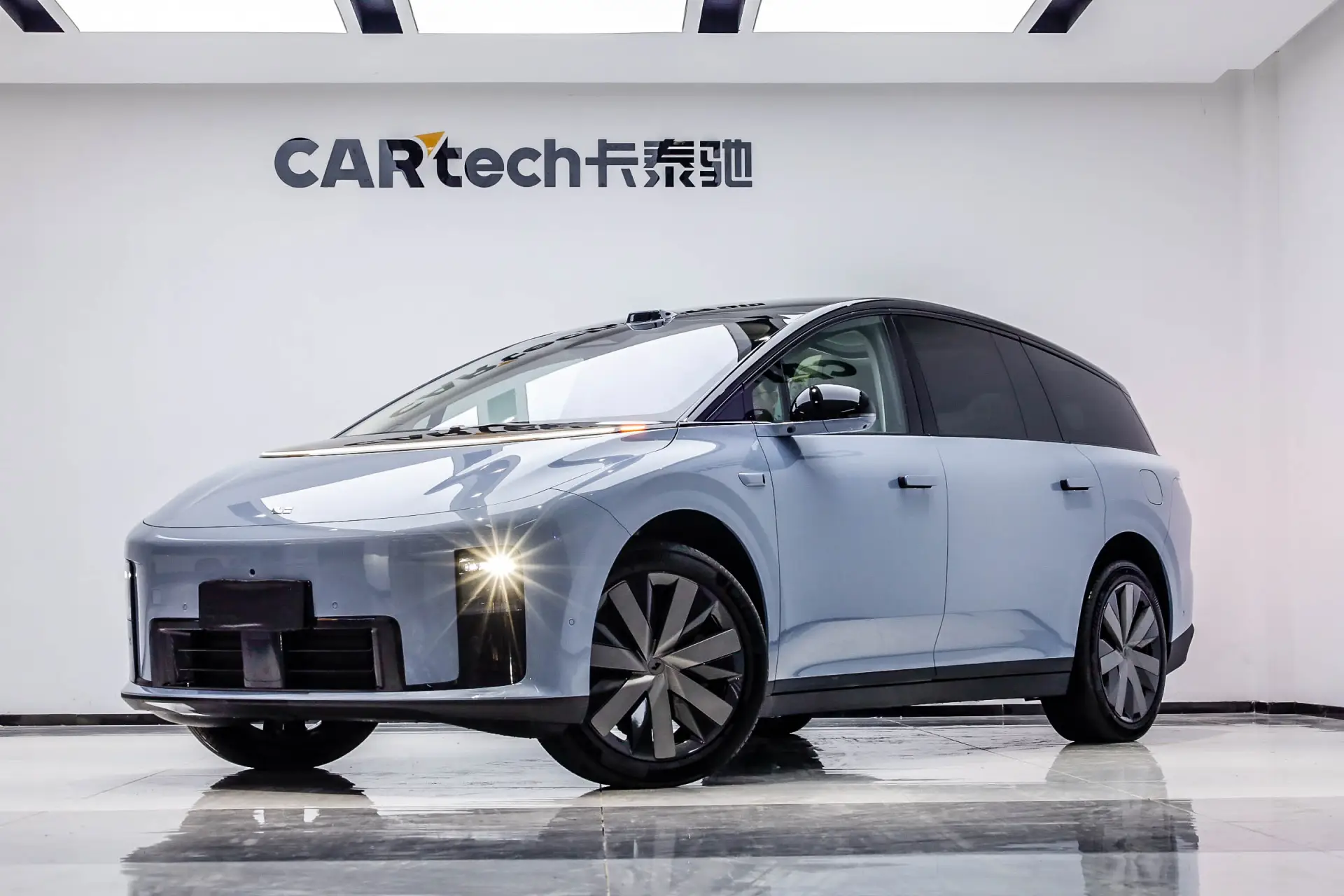 Li Auto i8, 2025 1
