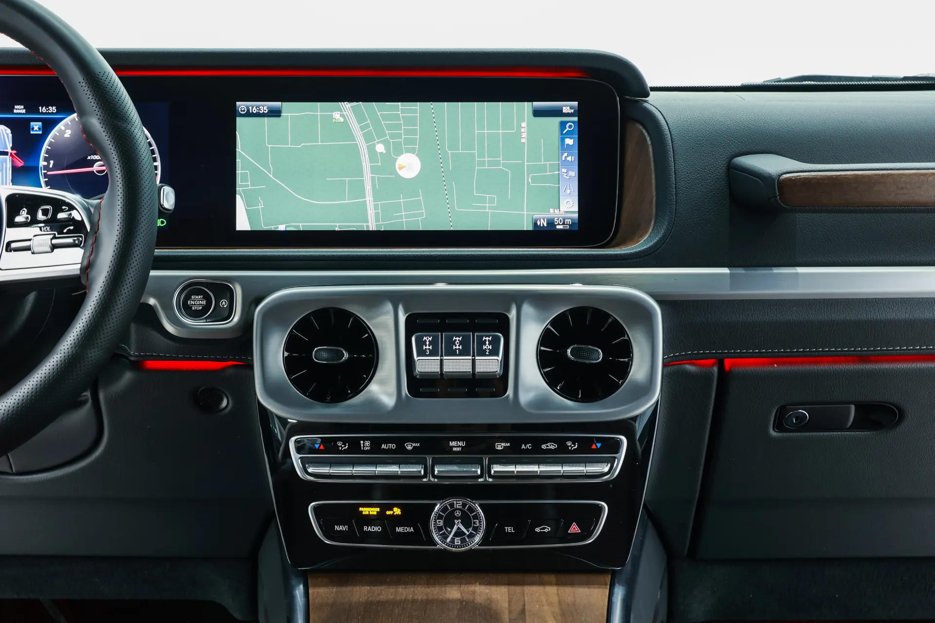 Mercedes-Benz G 350 d, 2024 27