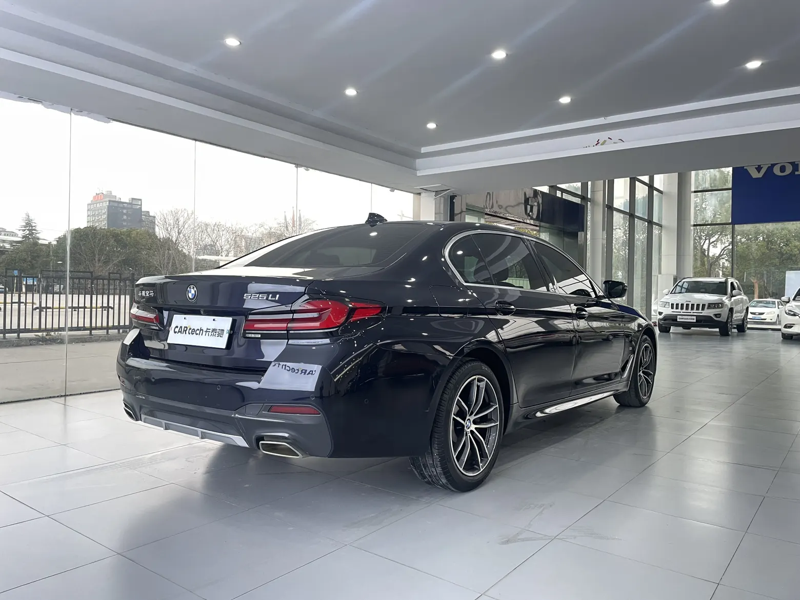 BMW 525Li, 2022 4