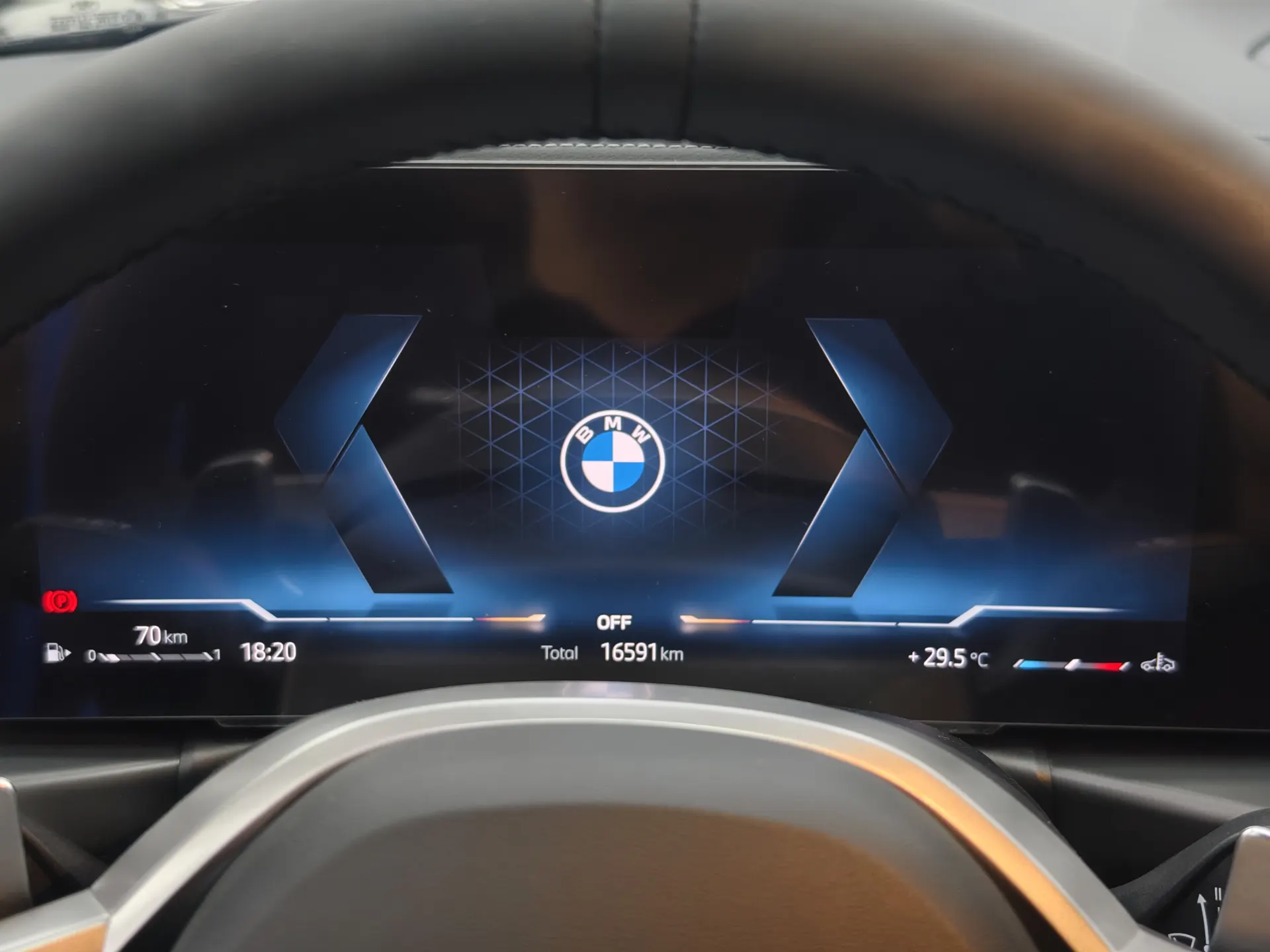 BMW 330Li, 2025 9