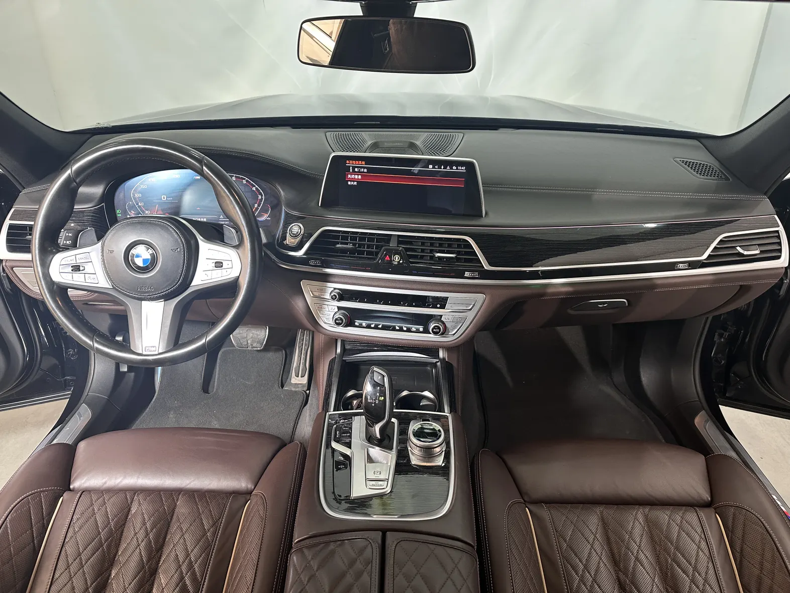 BMW 740Li, 2022 11