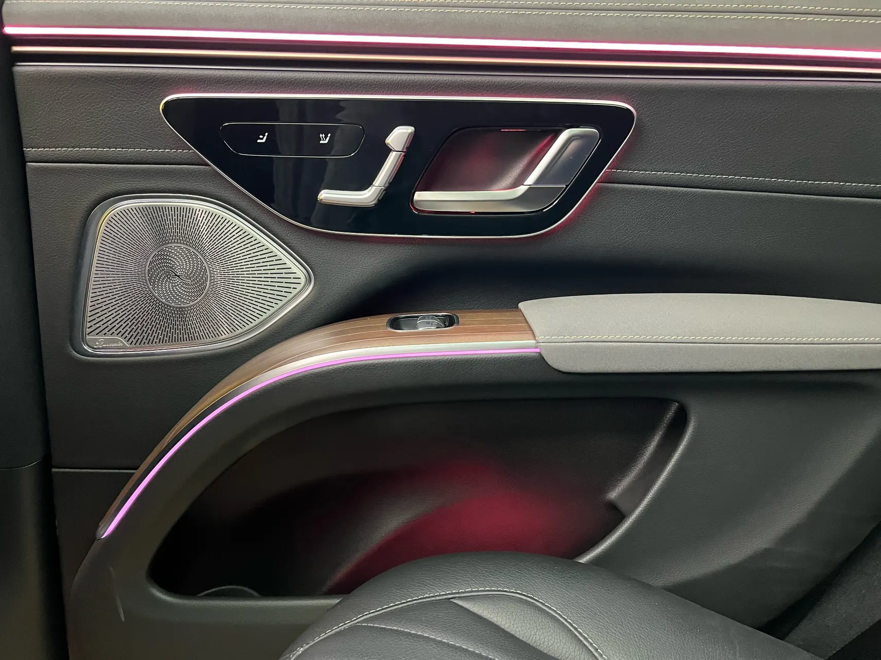 Mercedes-Benz EQS, 2025 32