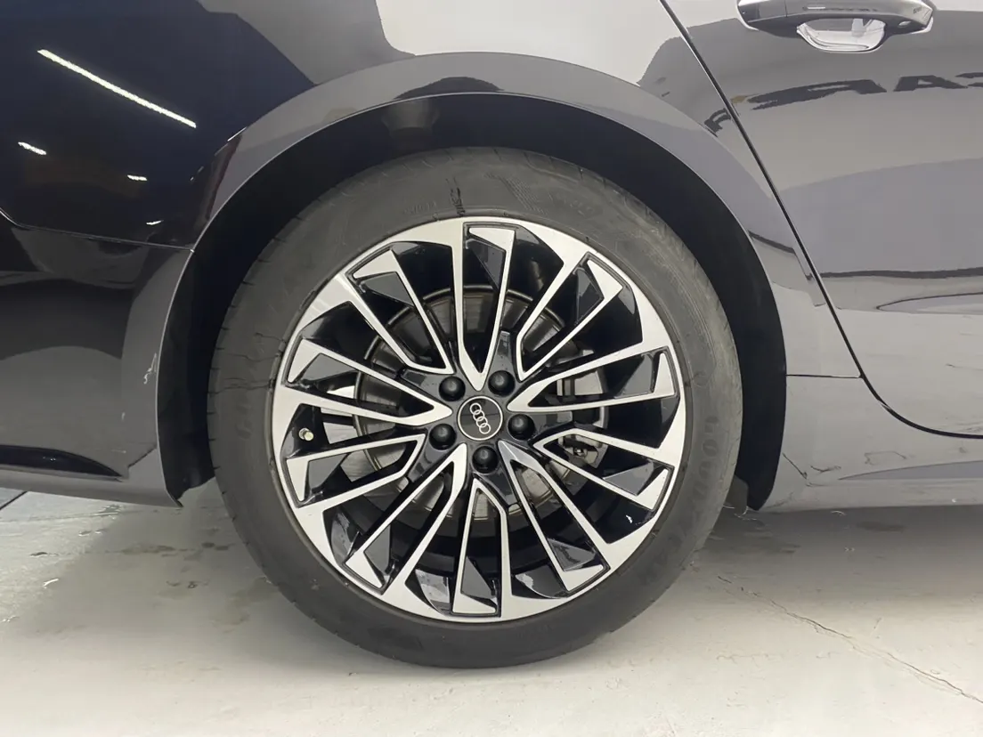 Audi A7L 45 TFSI, 2024 11