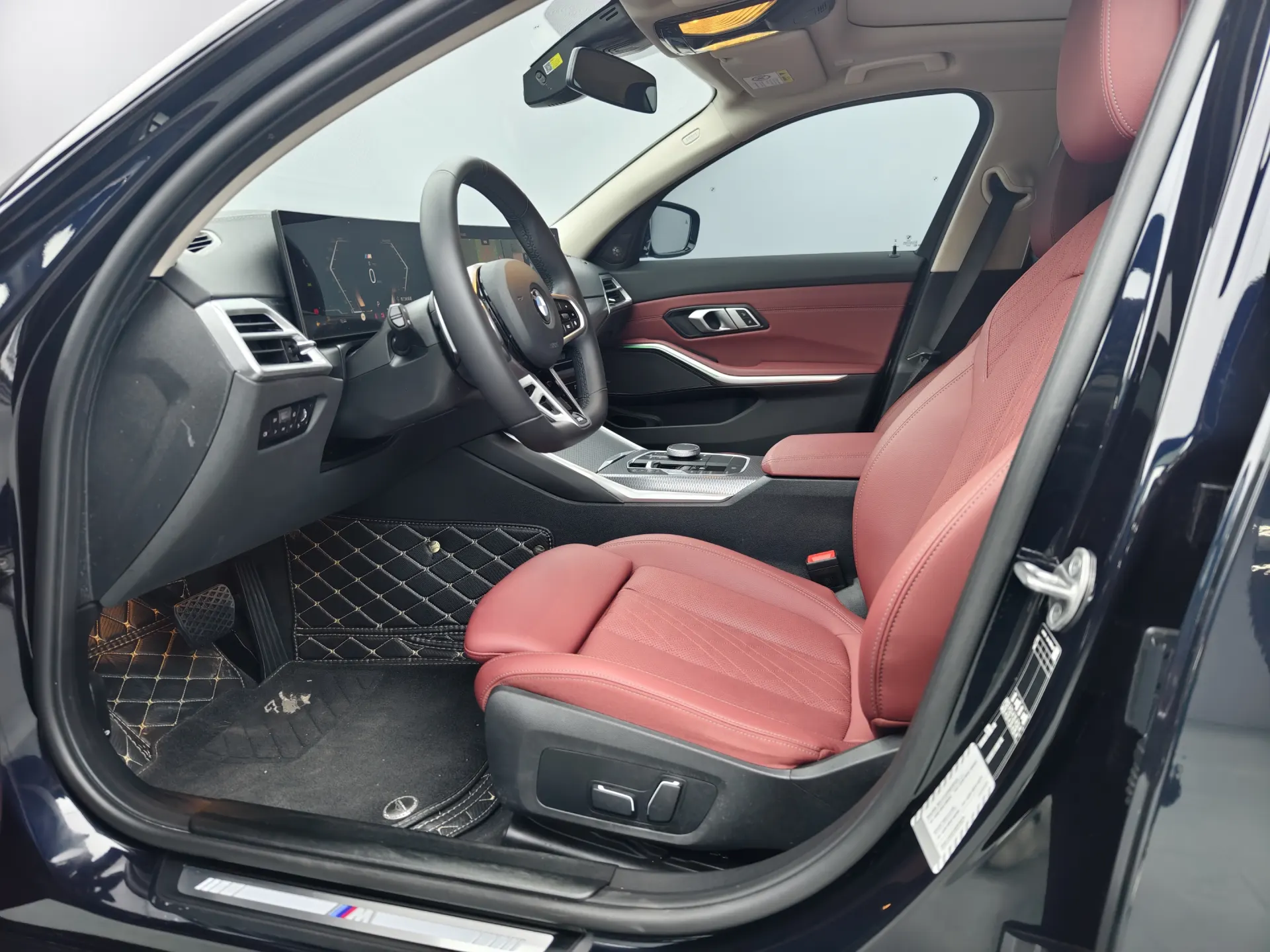 BMW 330Li, 2025 11