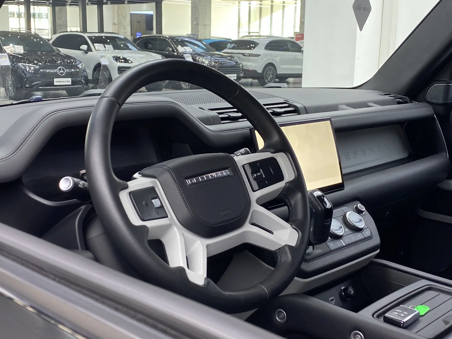 Land Rover Defender, 2023 22