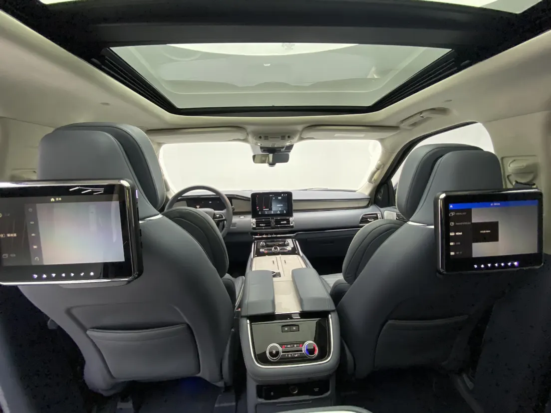 Lincoln Navigator, 2021 23