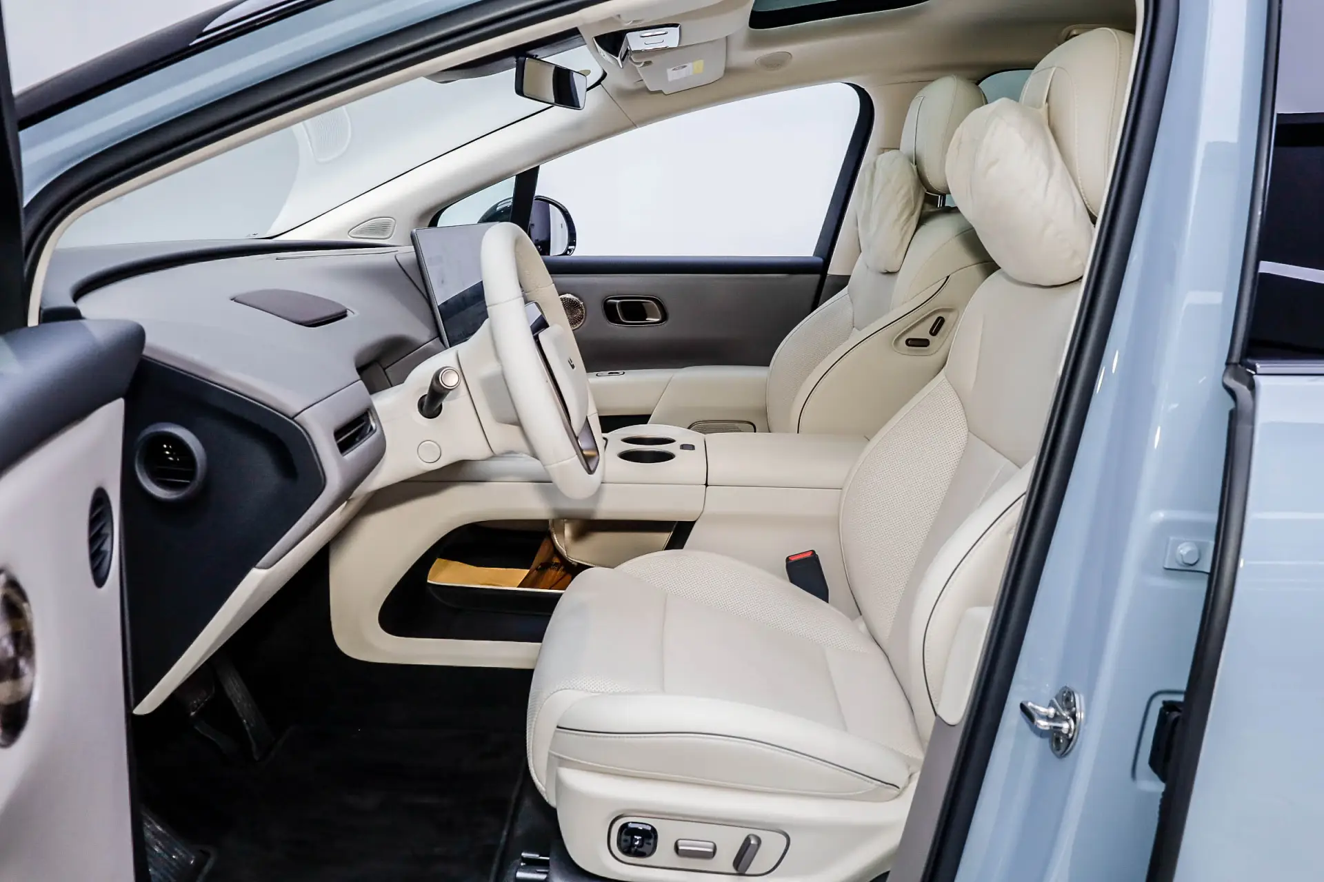 Li Auto i8, 2025 16