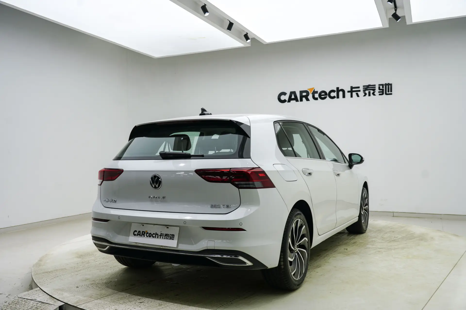 Volkswagen Golf, 2022 все фото