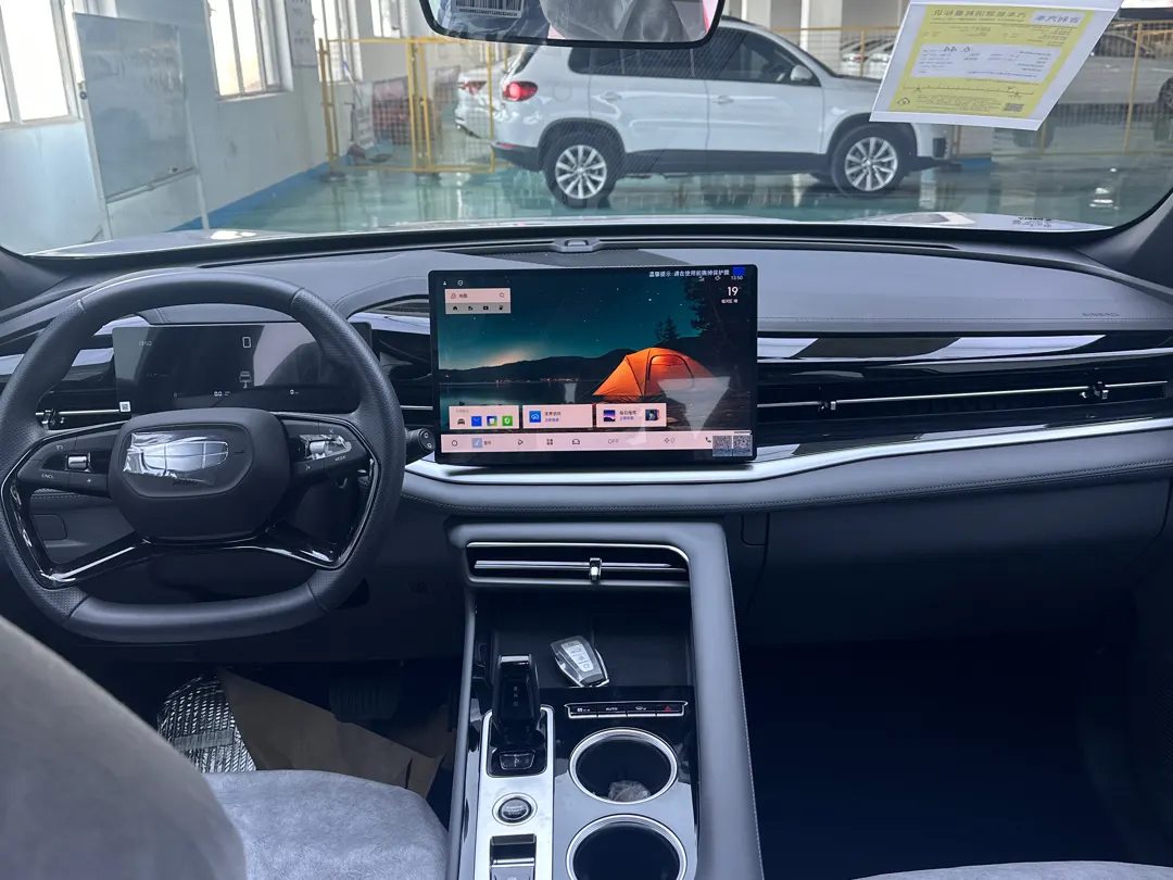 Geely Boyue, 2026 13