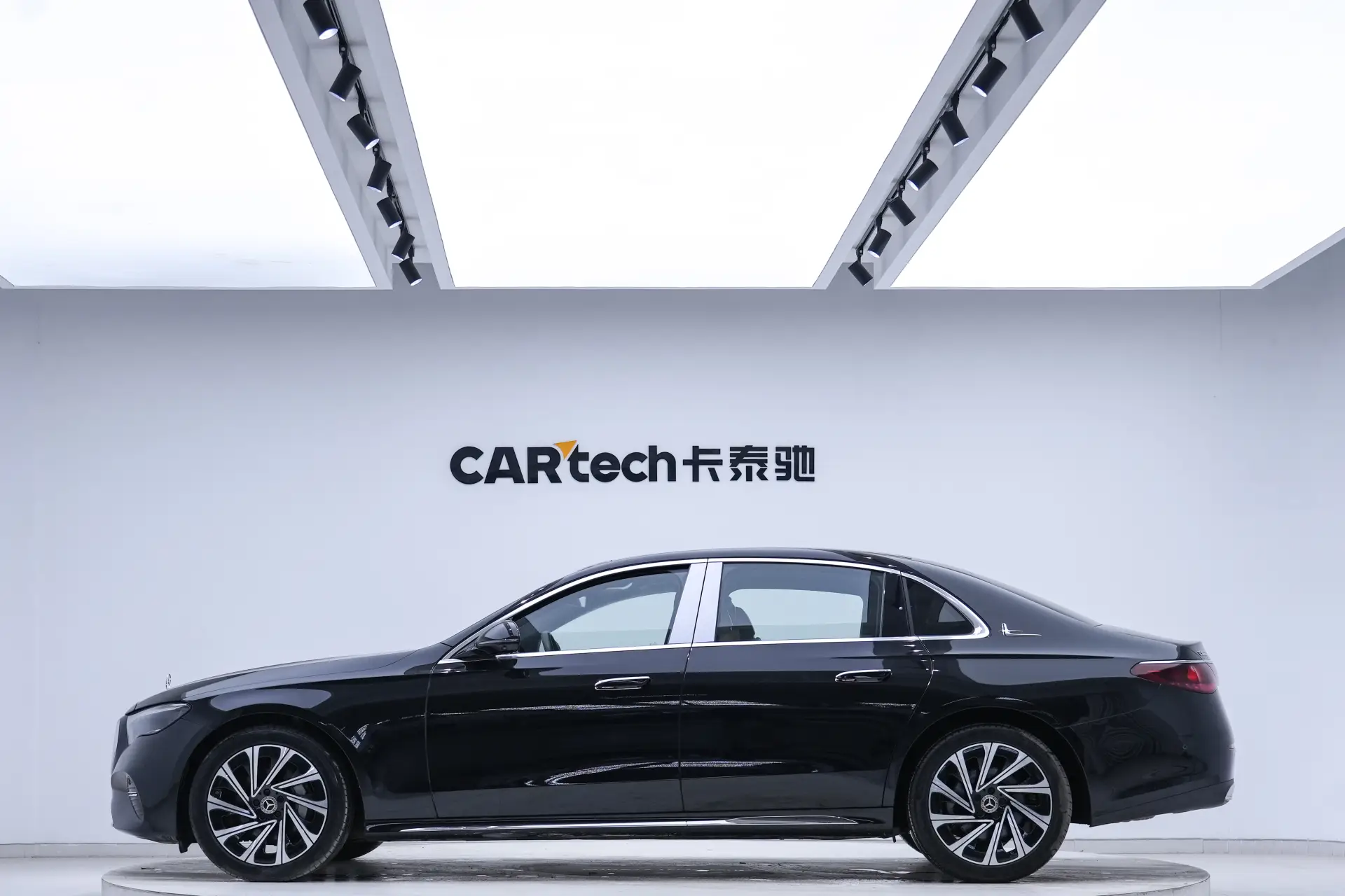 Mercedes-Benz E 300 L, 2024 8
