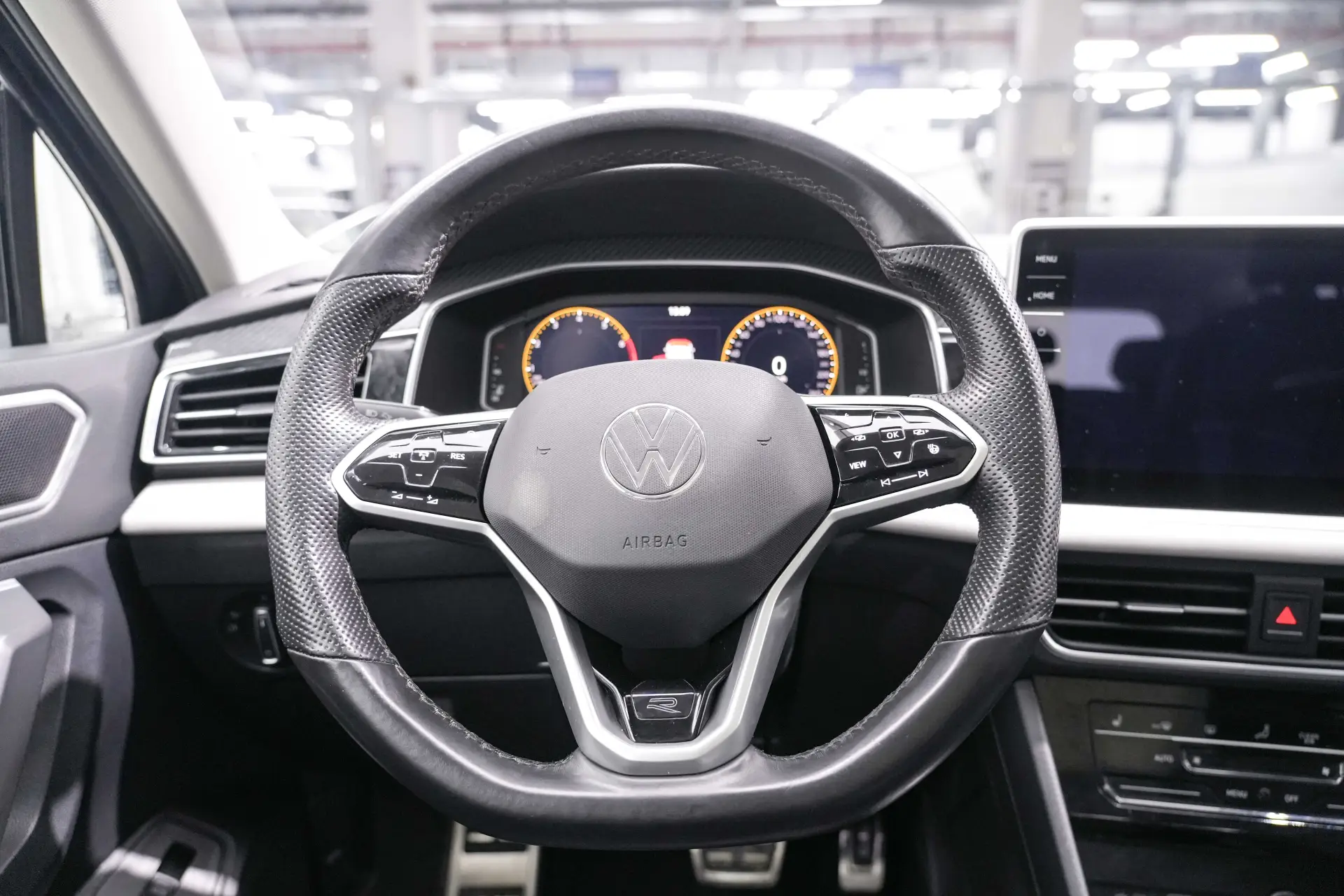 Volkswagen Tiguan L, 2022 16