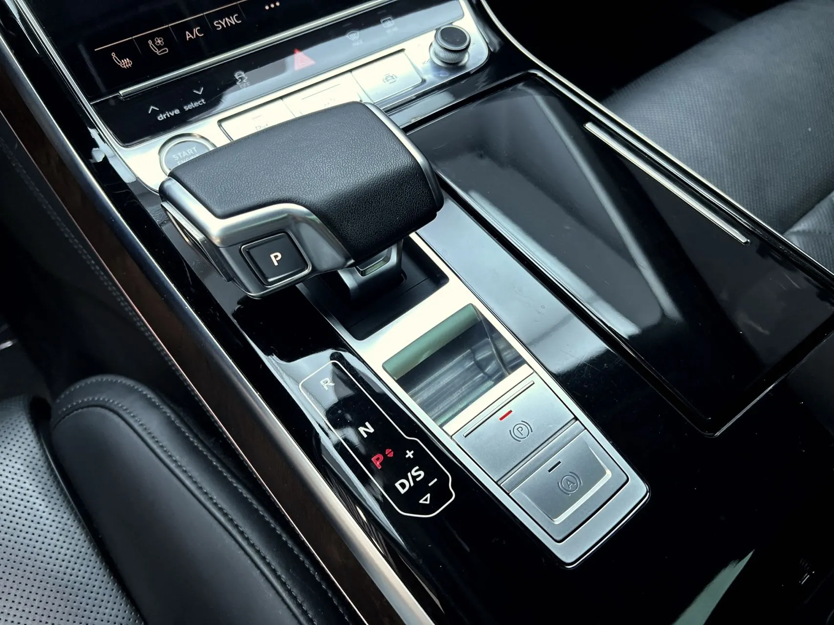 Audi A8L 50 TFSI, 2023 18