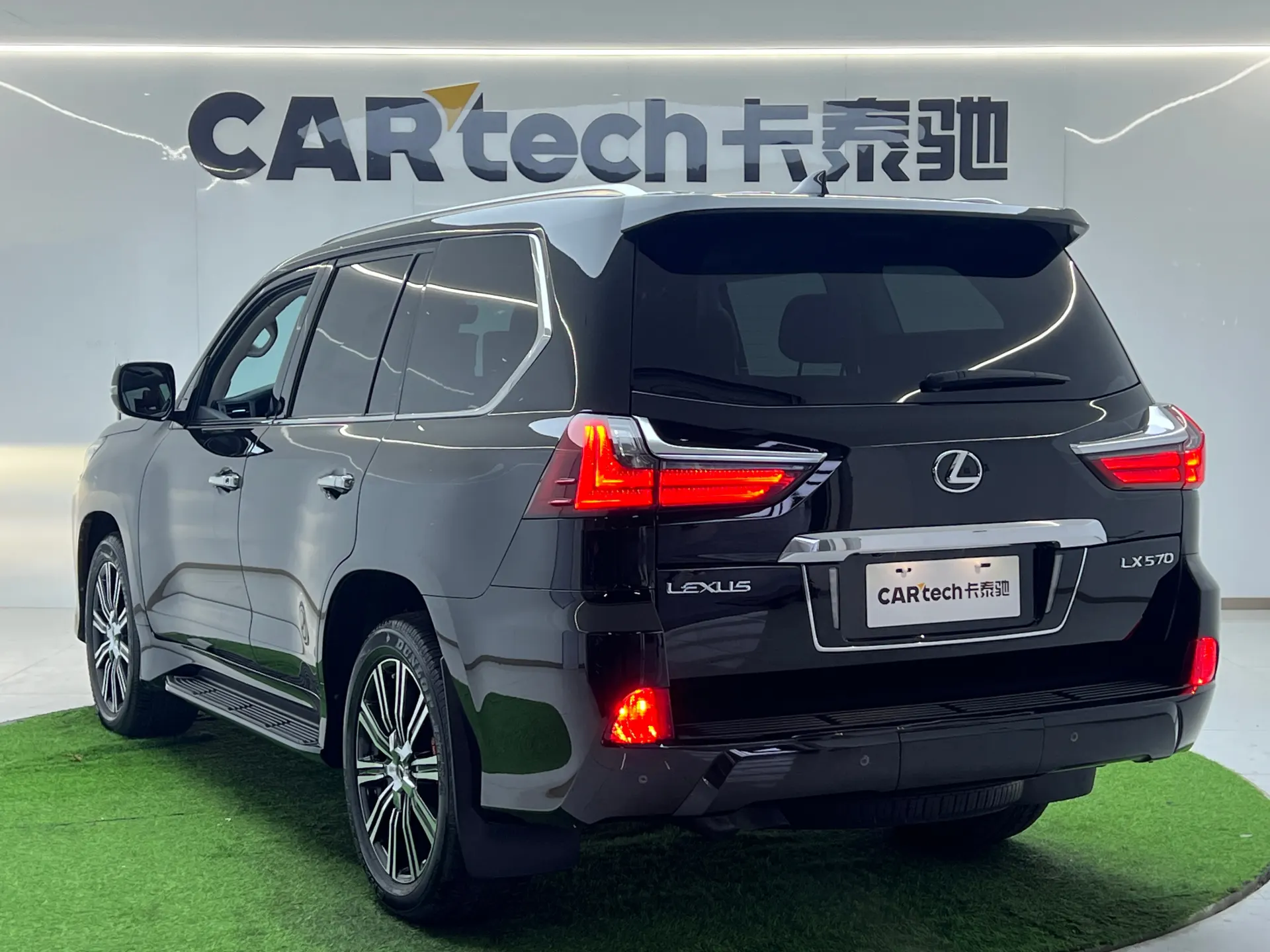 Lexus LX 570, 2019 25