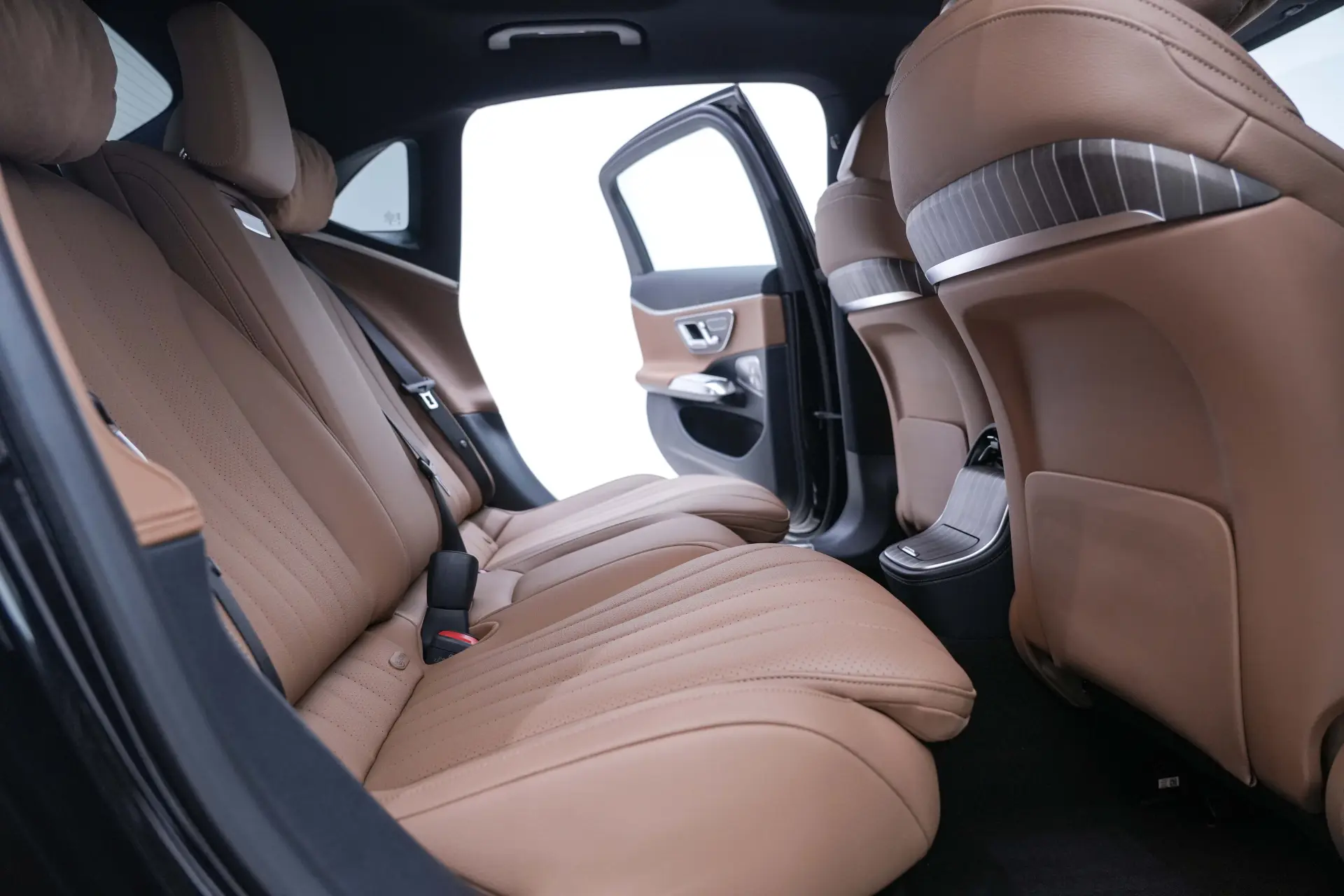 Mercedes-Benz E 300 L, 2024 24