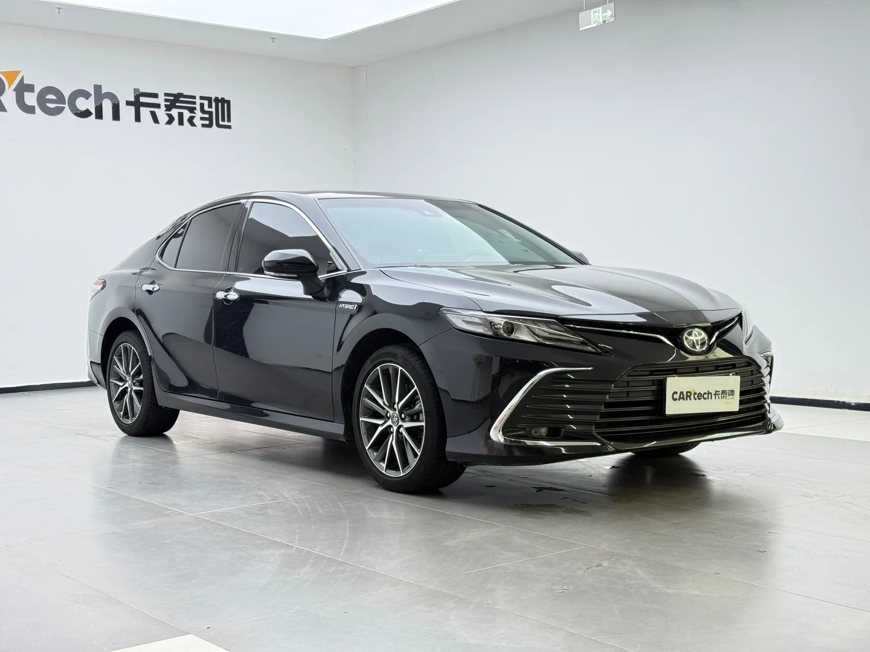 Toyota Camry, 2023 2