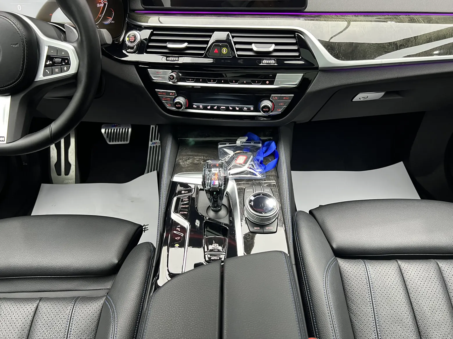 BMW 6GT, 2023 21