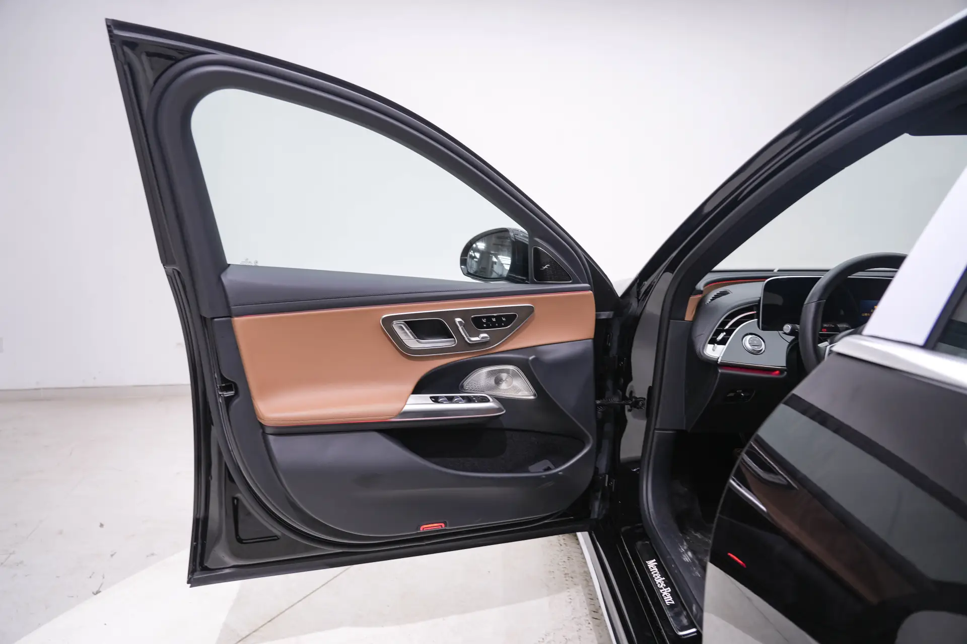 Mercedes-Benz E 300 L, 2024 18