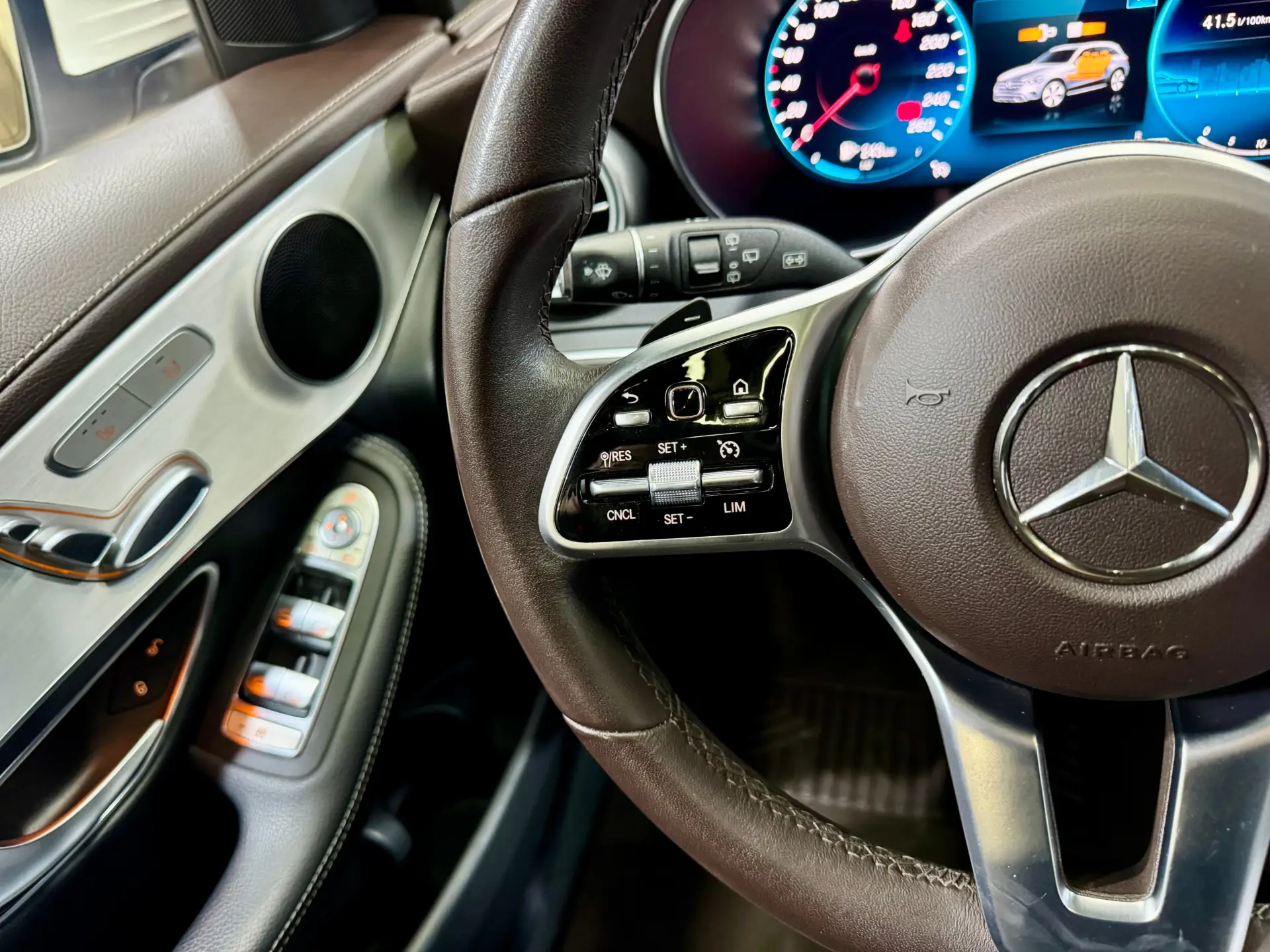 Mercedes-Benz GLC 260 L, 2021 19