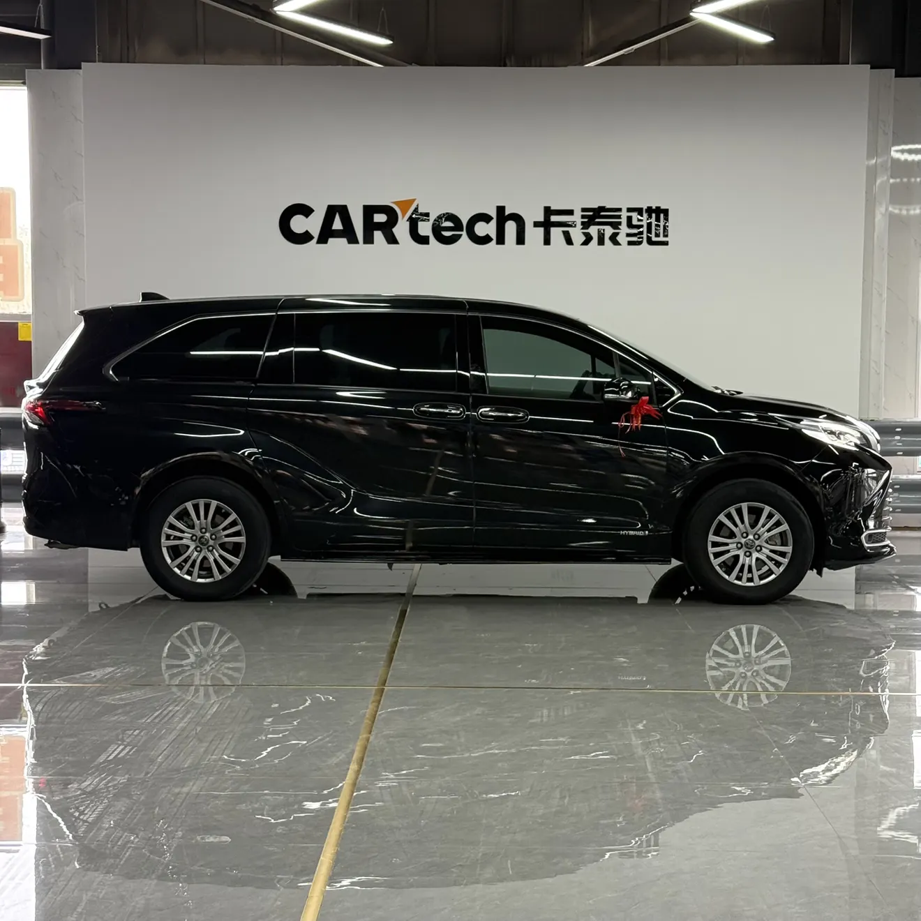 Toyota Sienna, 2025 4