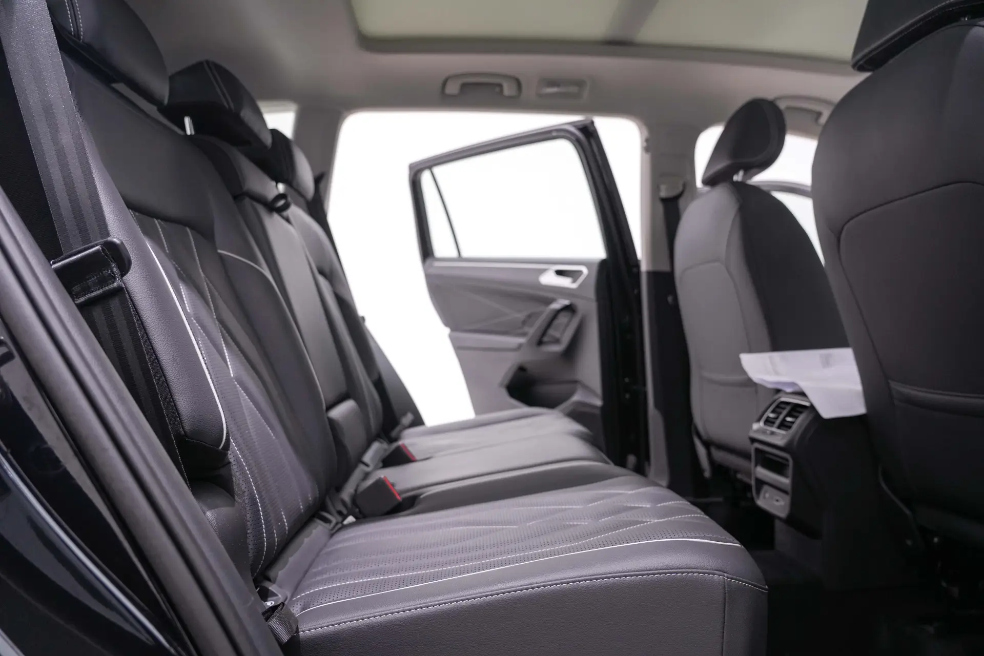 Volkswagen Tiguan L, 2022 27