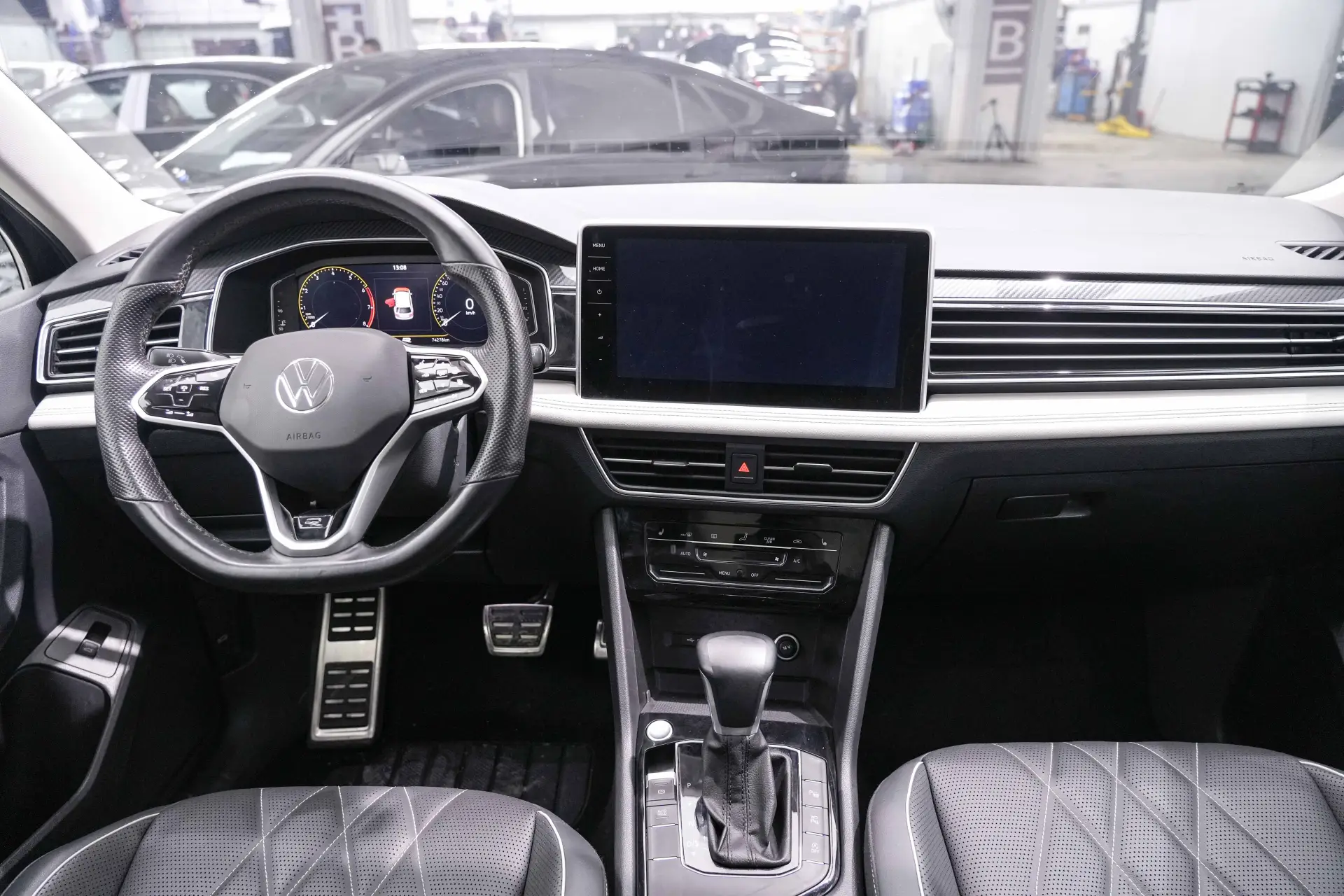 Volkswagen Tiguan L, 2022 15