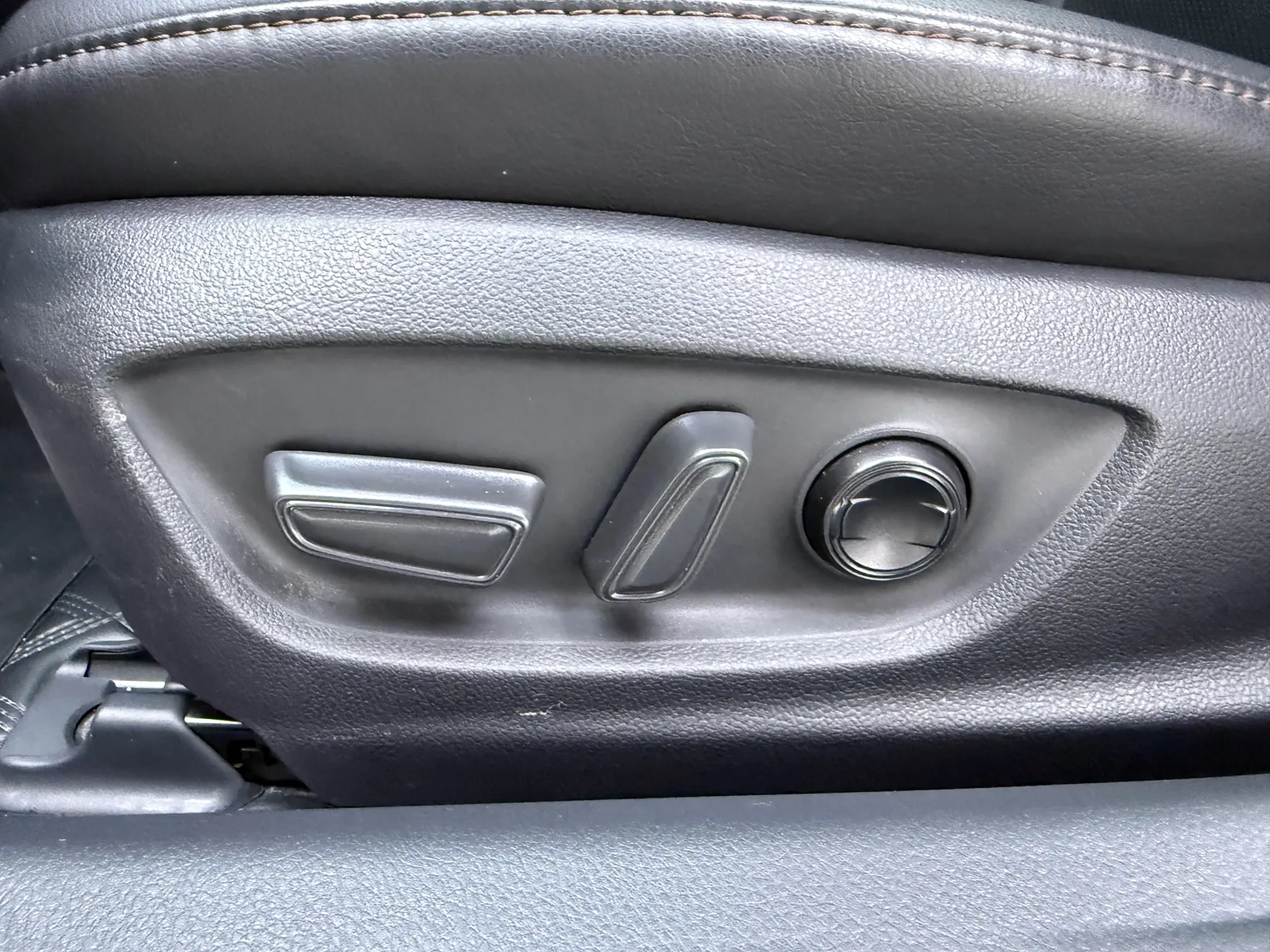 Toyota Camry, 2023 23