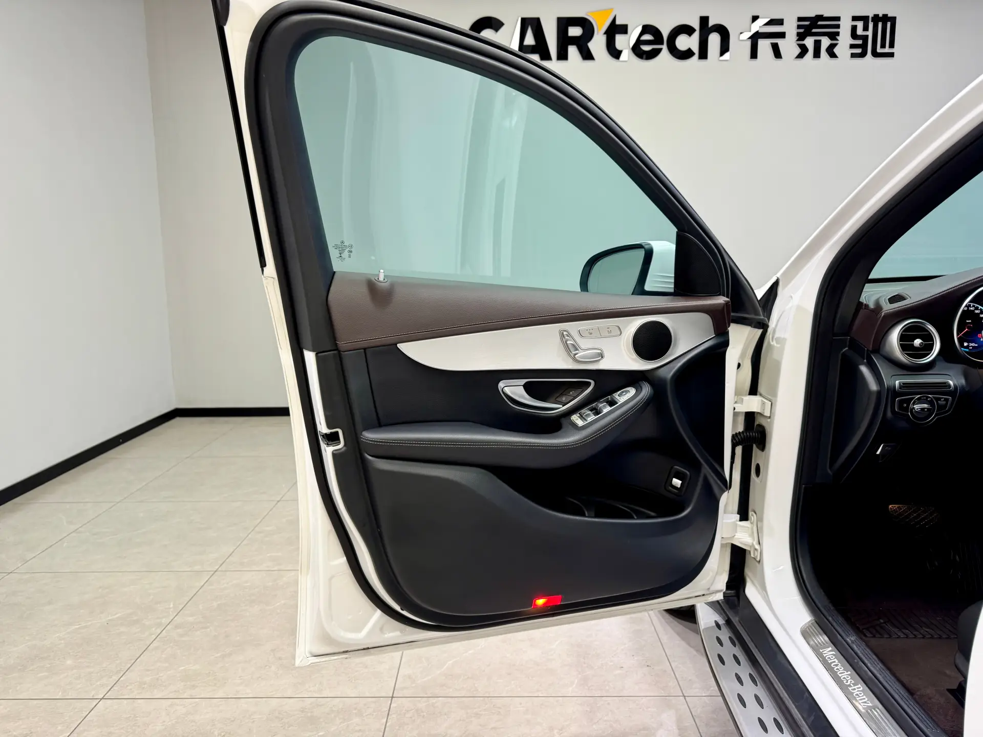 Mercedes-Benz GLC 260 L, 2021 12