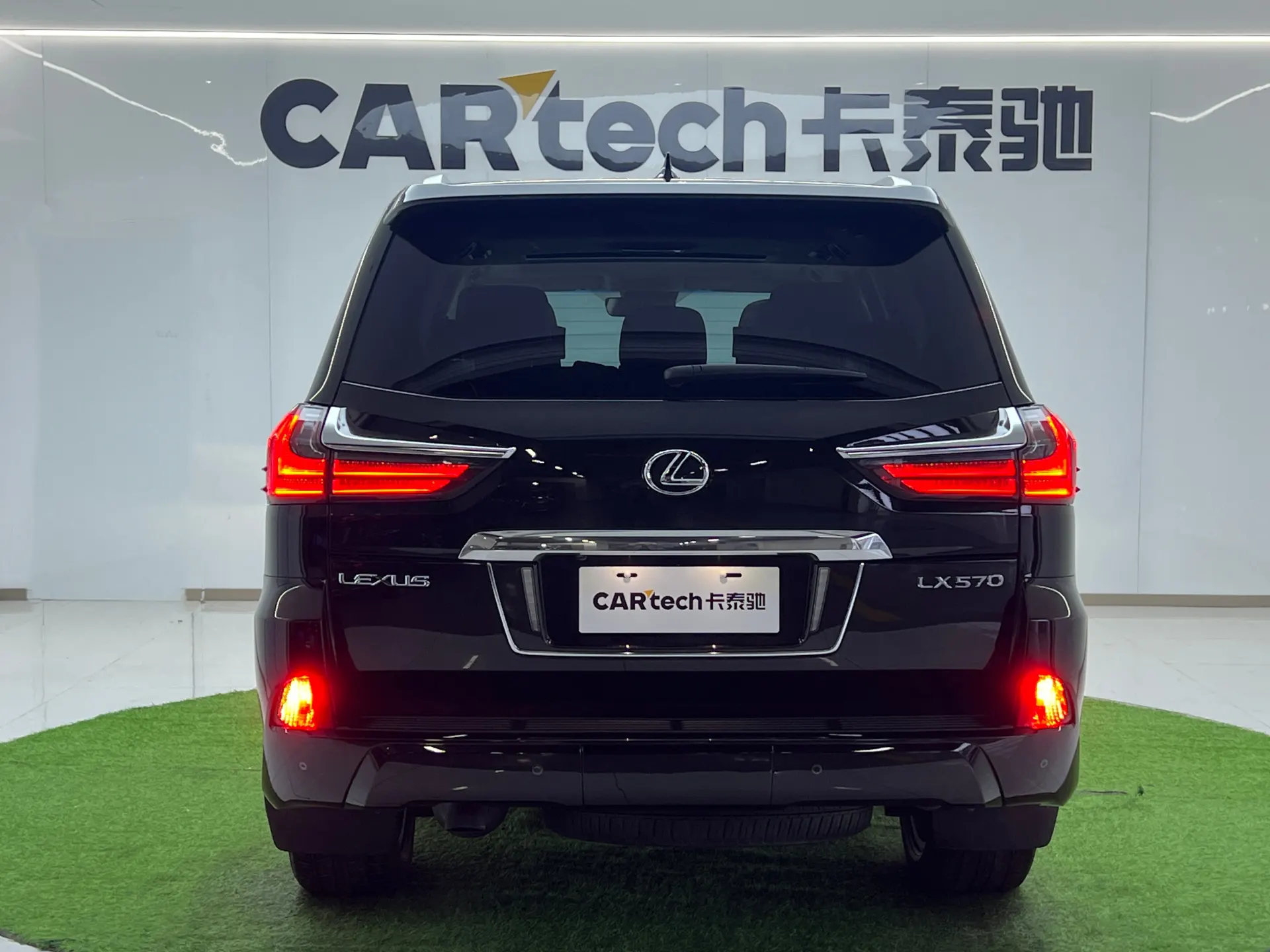 Lexus LX 570, 2019 29