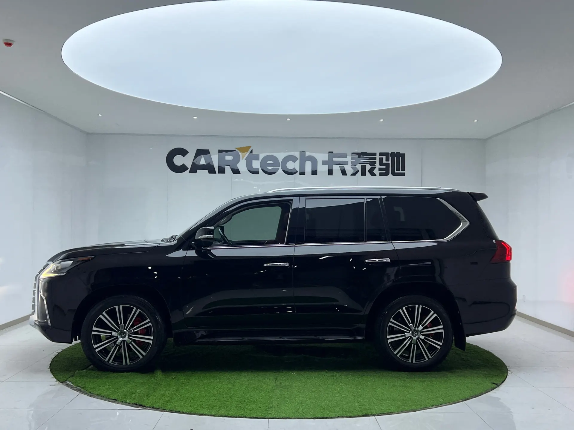 Lexus LX 570, 2019 35