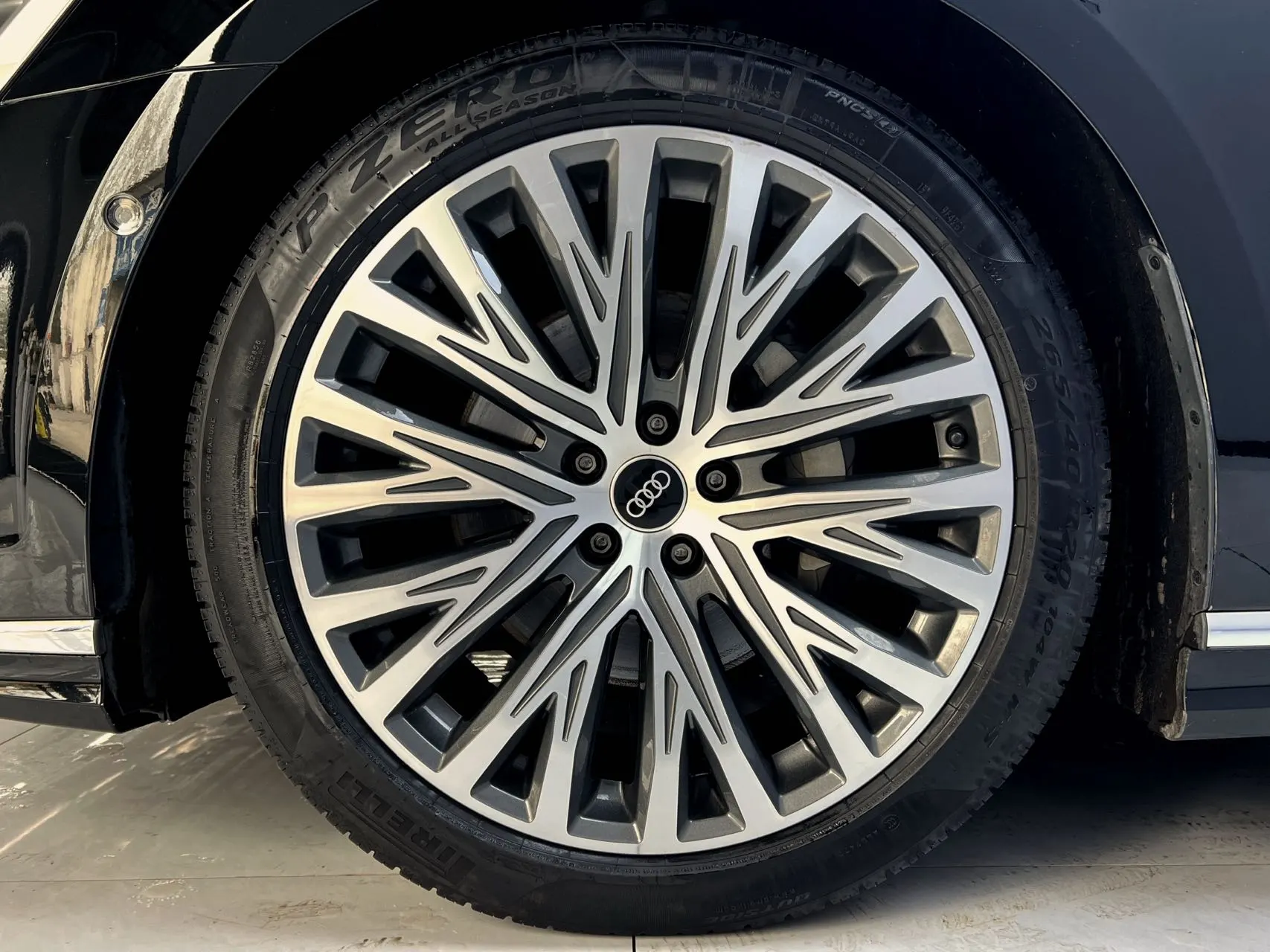 Audi A8L 50 TFSI, 2023 11