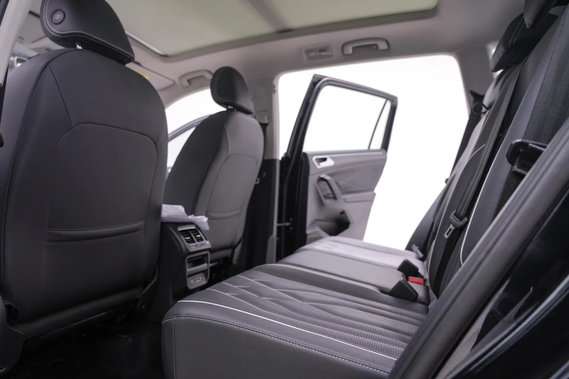 Volkswagen Tiguan L, 2022 21