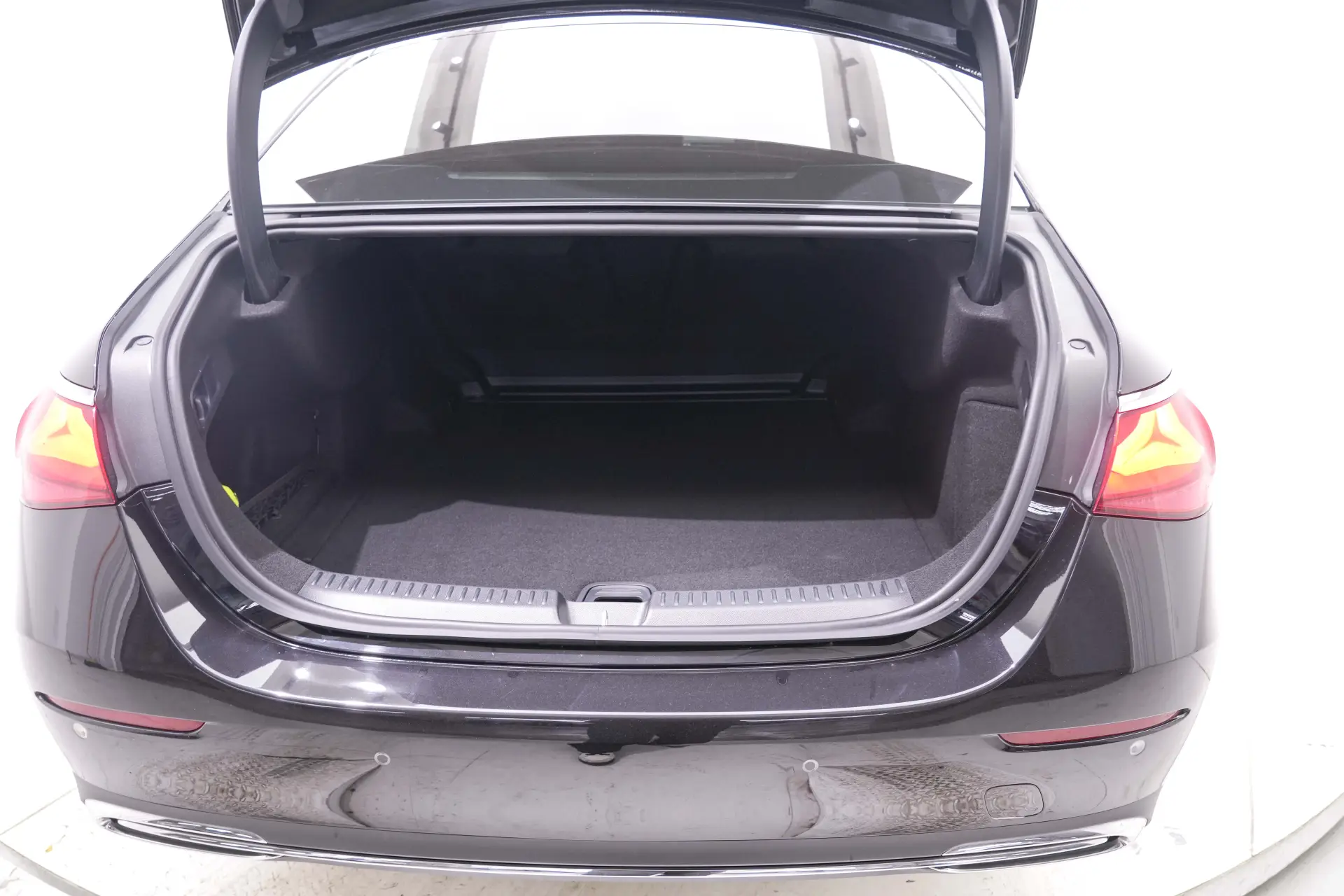 Mercedes-Benz E 300 L, 2024 26