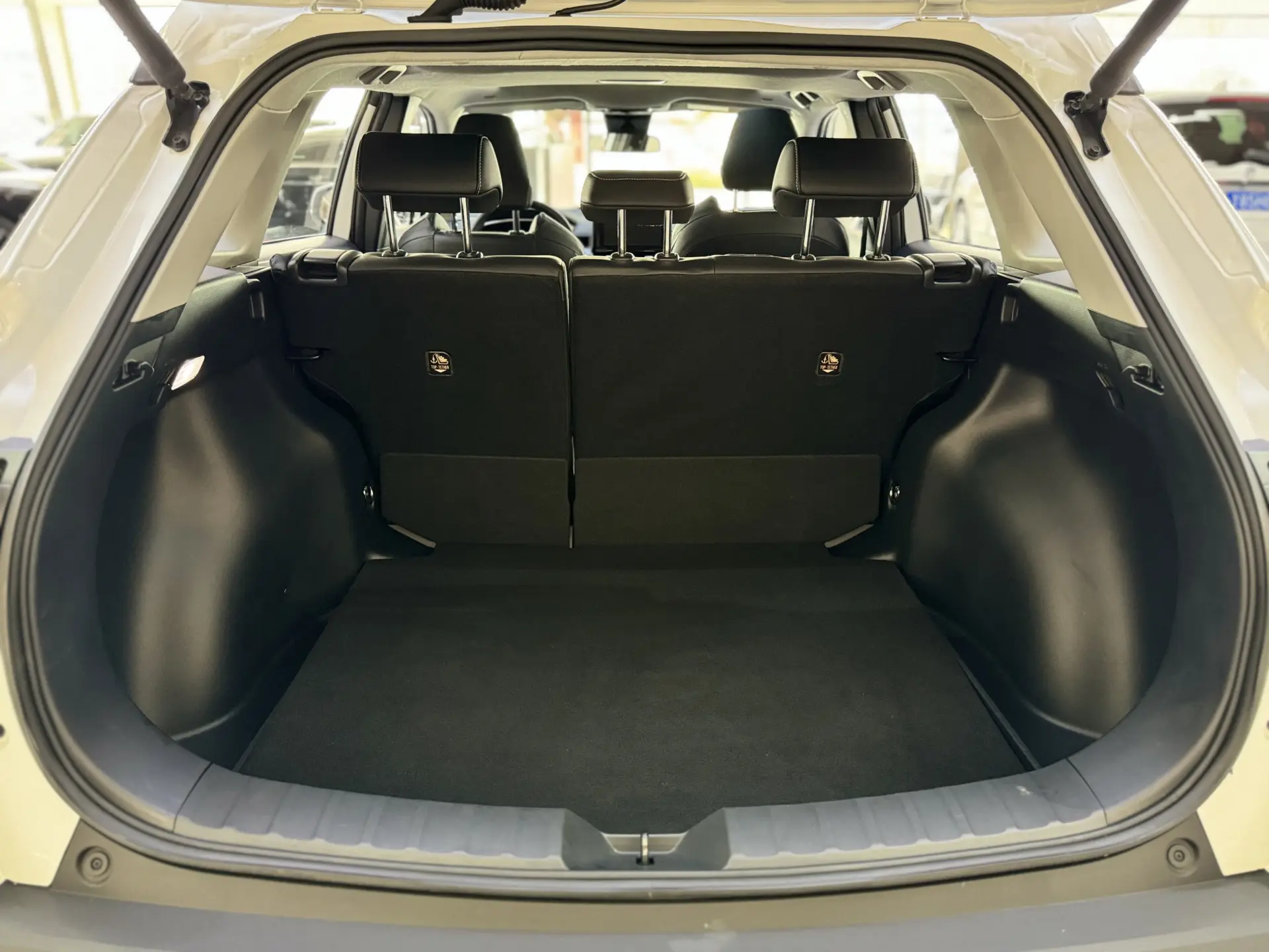 Toyota Frontlander, 2022 13