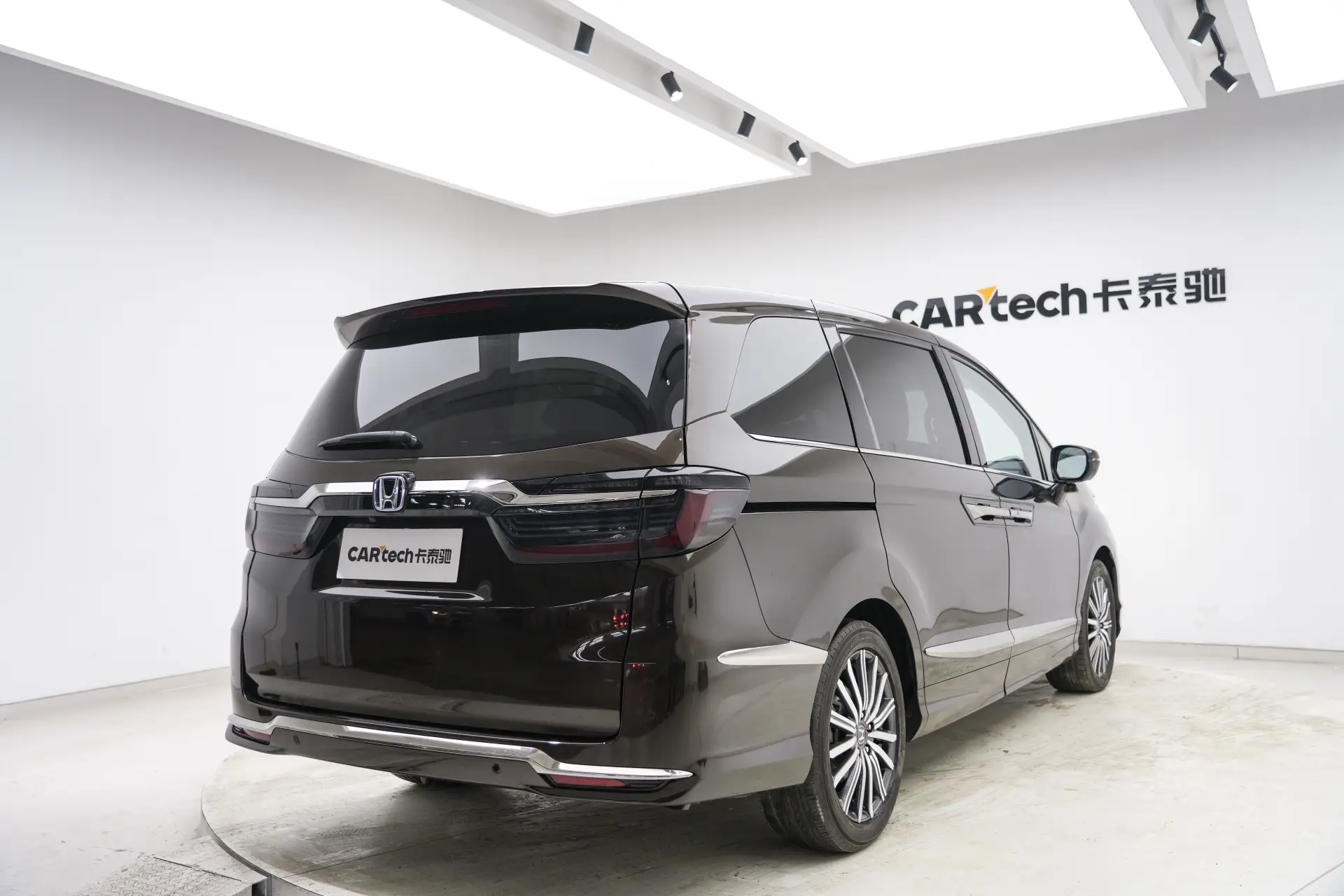 Honda Elysion, 2023 все фото