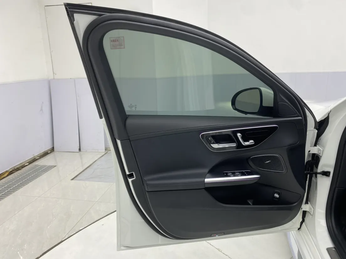 Mercedes-Benz C 260 L, 2024 27