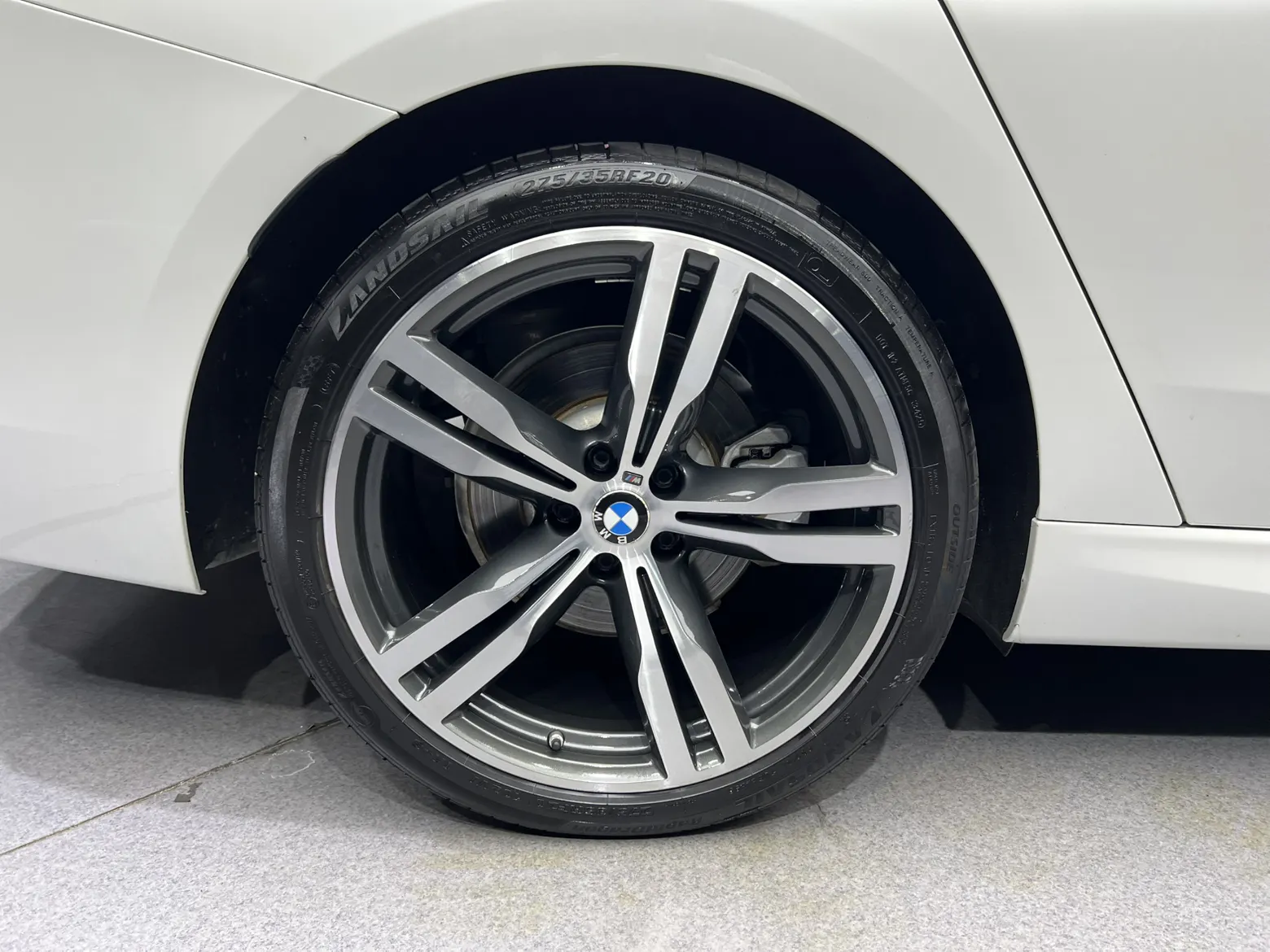 BMW 6GT, 2023 9