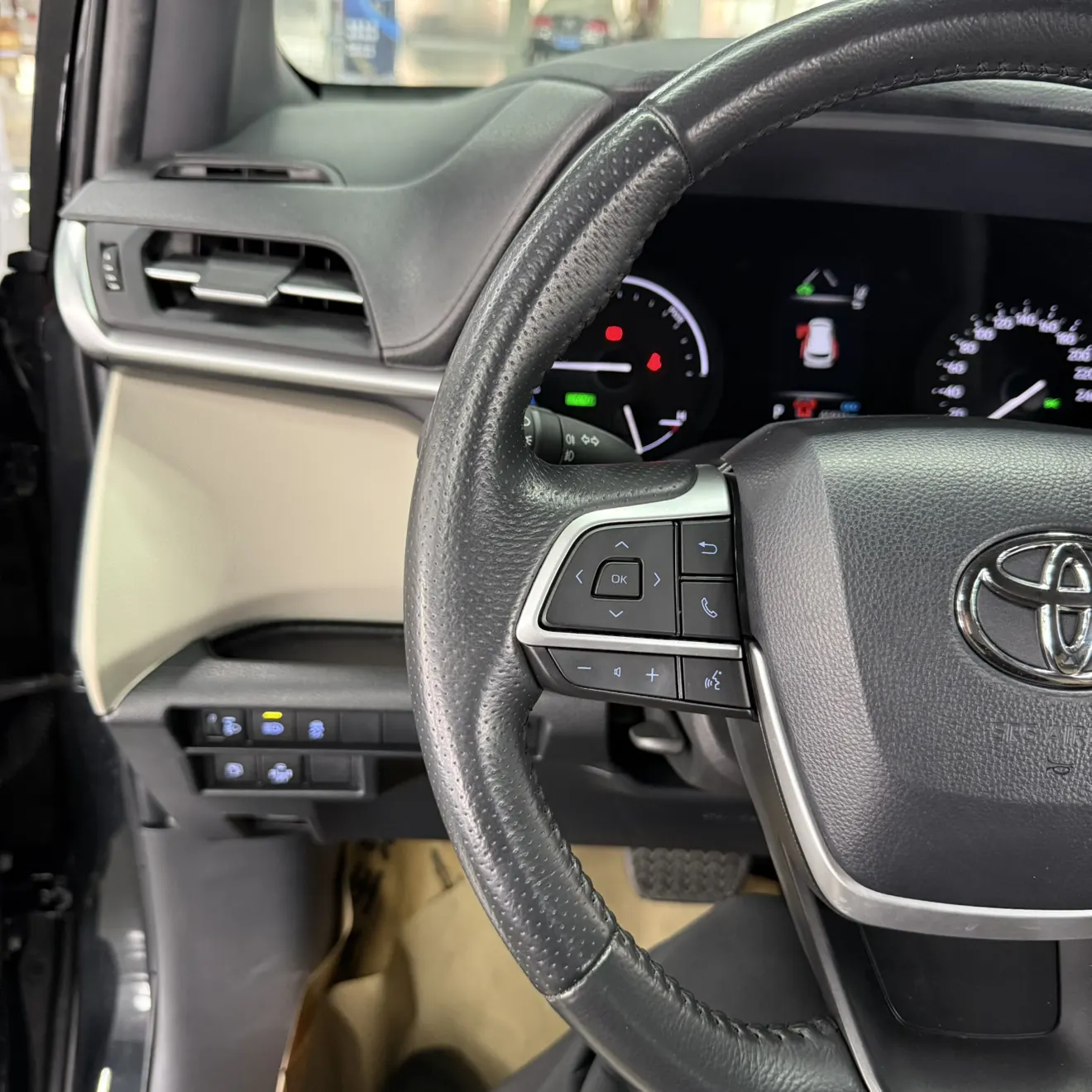 Toyota Sienna, 2025 25