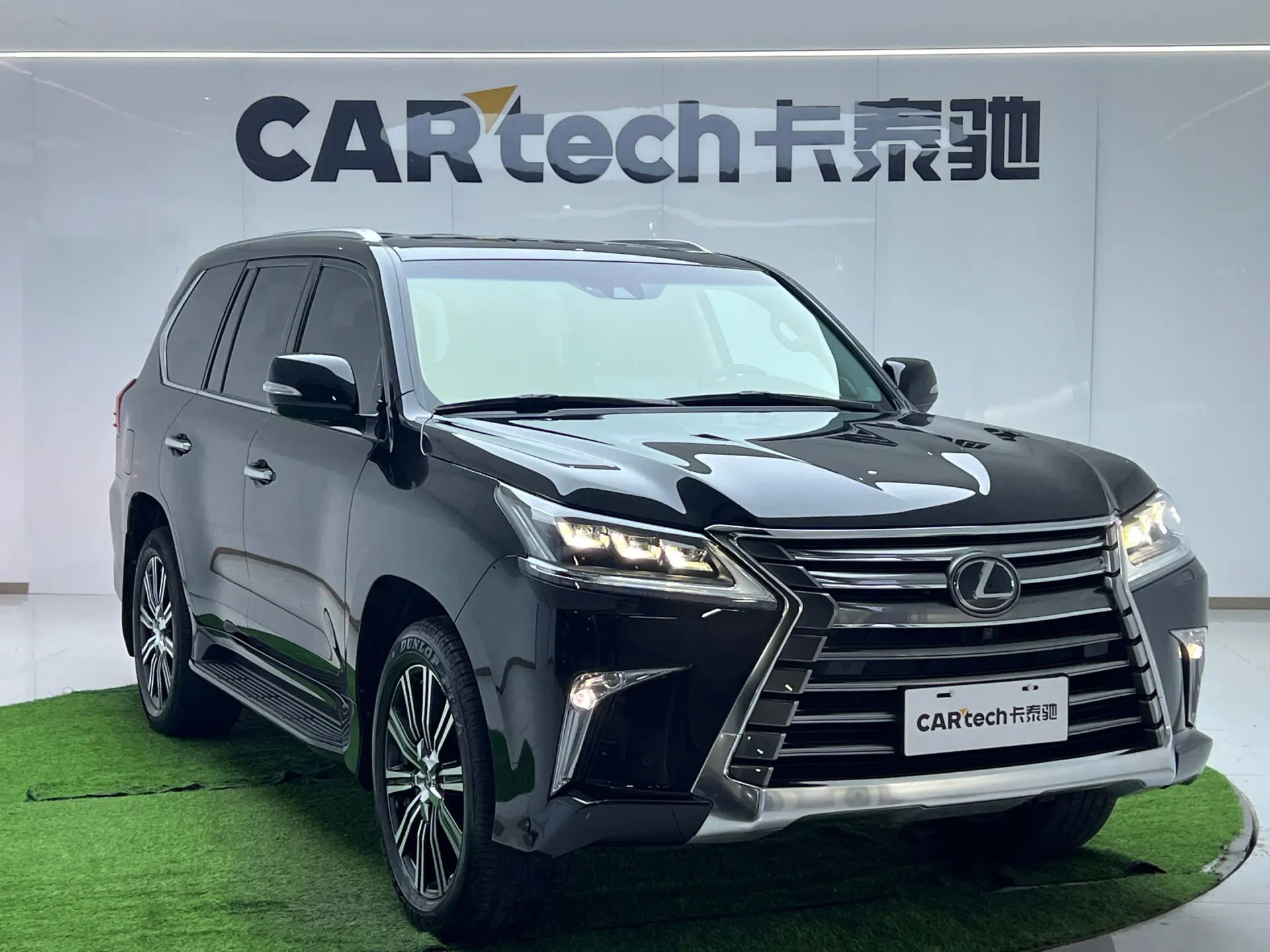 Lexus LX 570, 2019 33