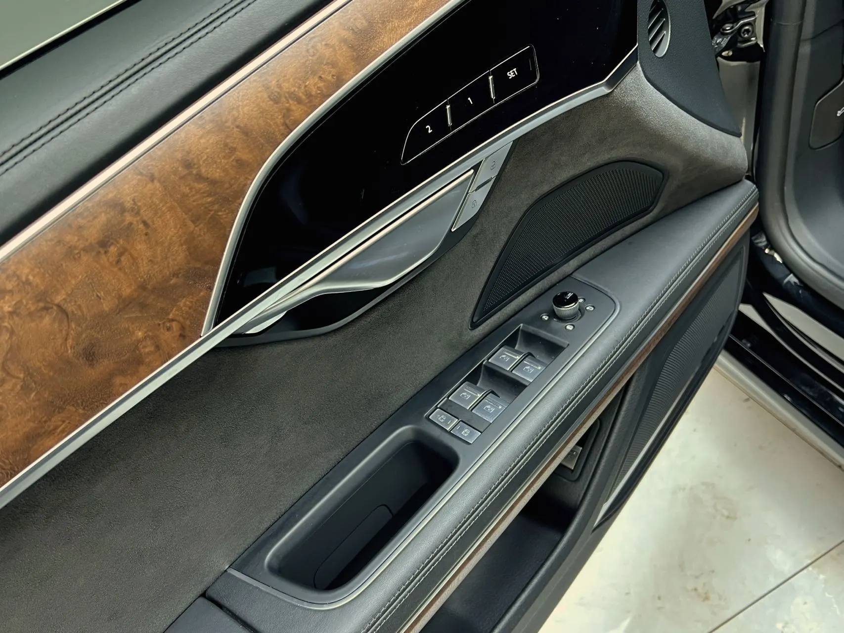 Audi A8L 50 TFSI, 2023 19