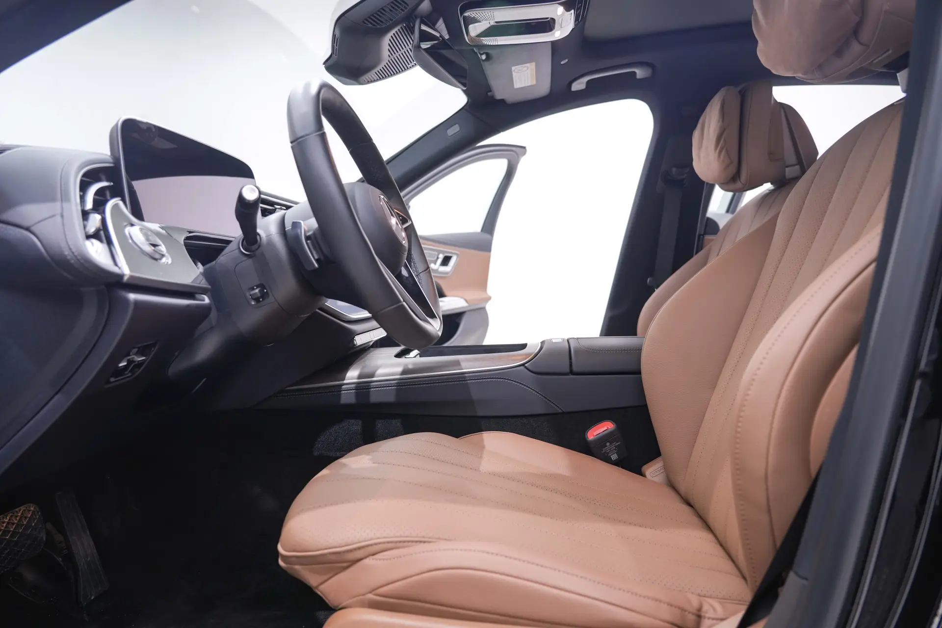 Mercedes-Benz E 300 L, 2024 19