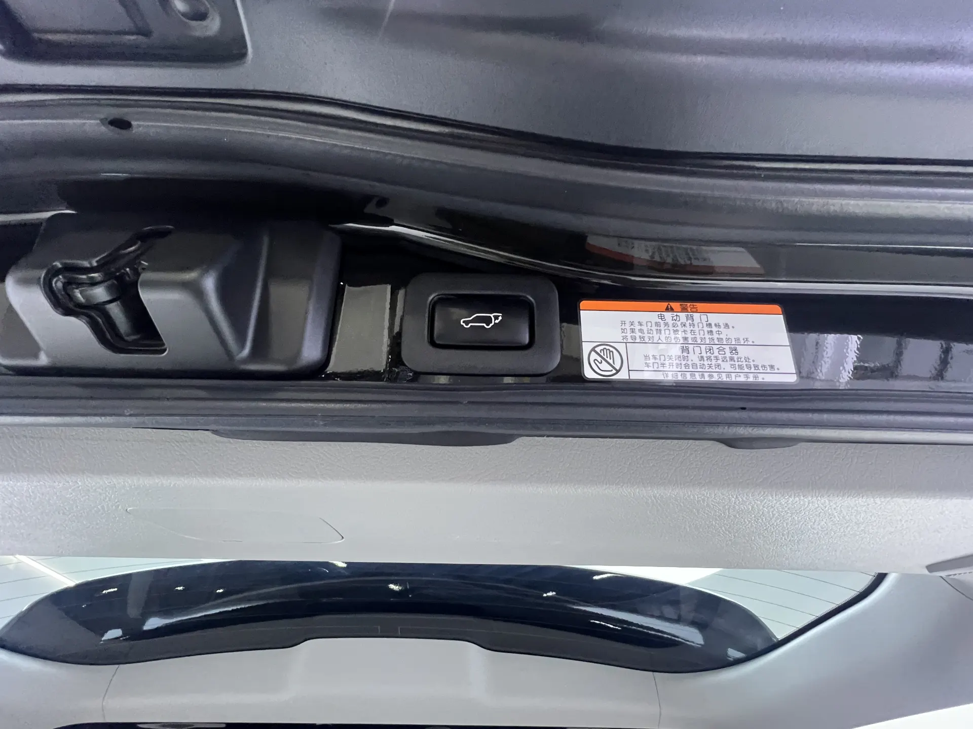 Lexus LX 570, 2019 6