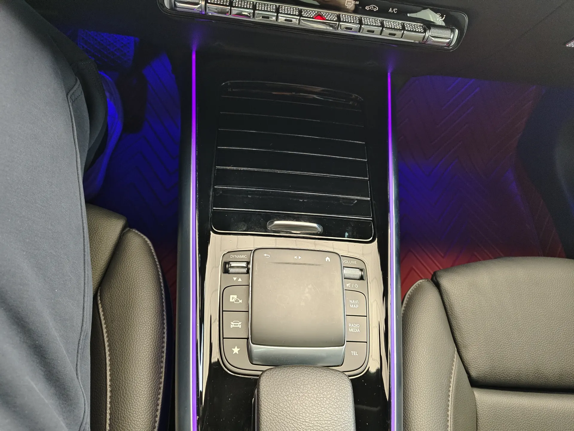 Mercedes-Benz GLA 200, 2021 18