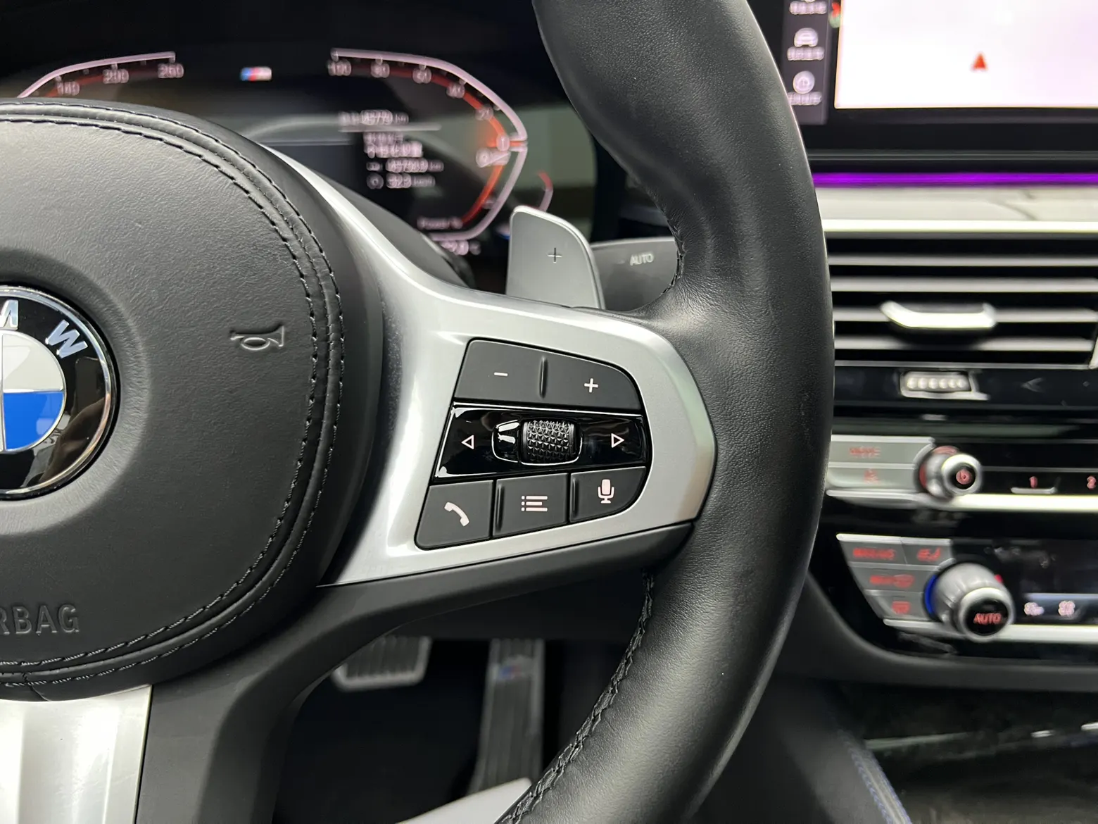 BMW 6GT, 2023 25