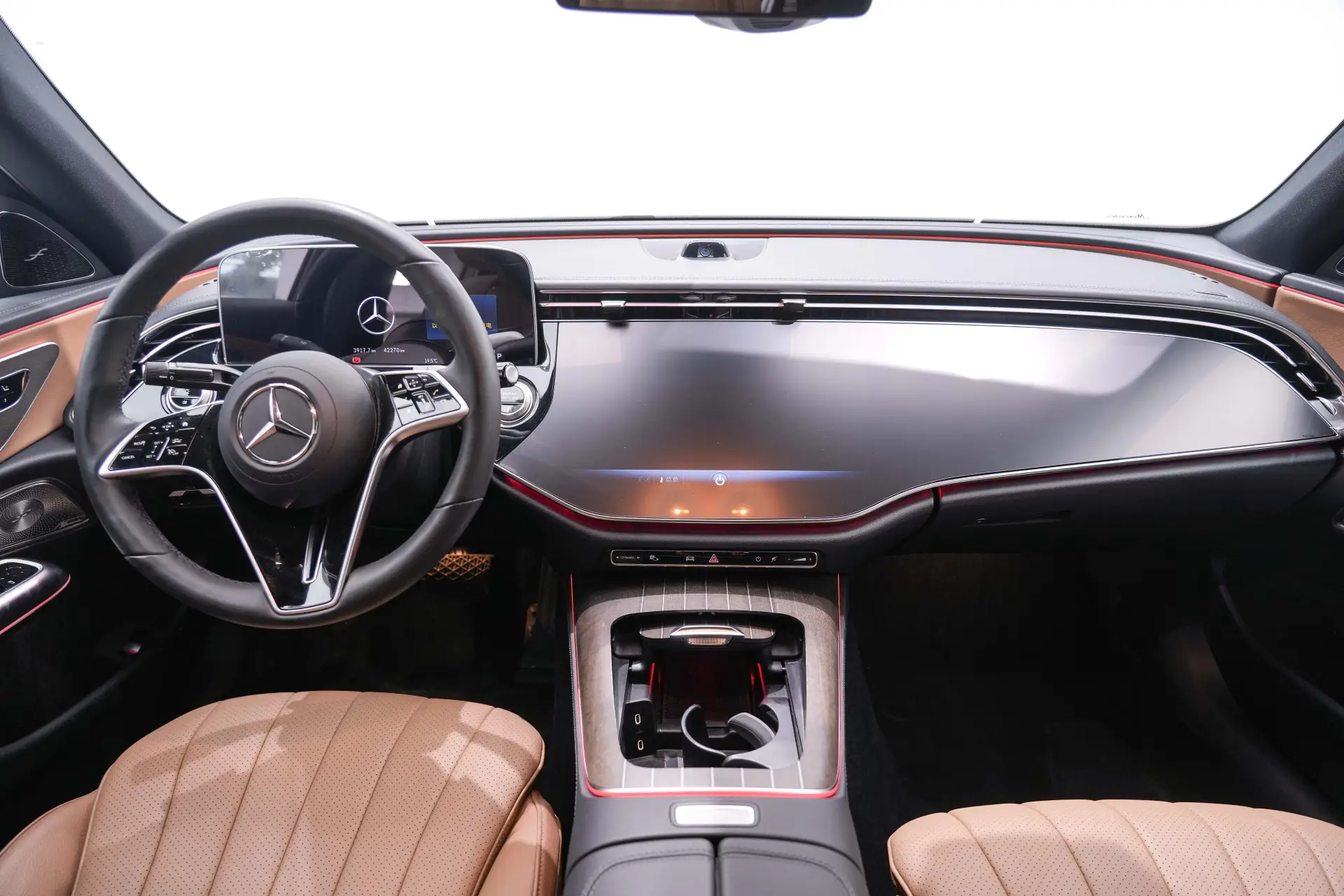 Mercedes-Benz E 300 L, 2024 15