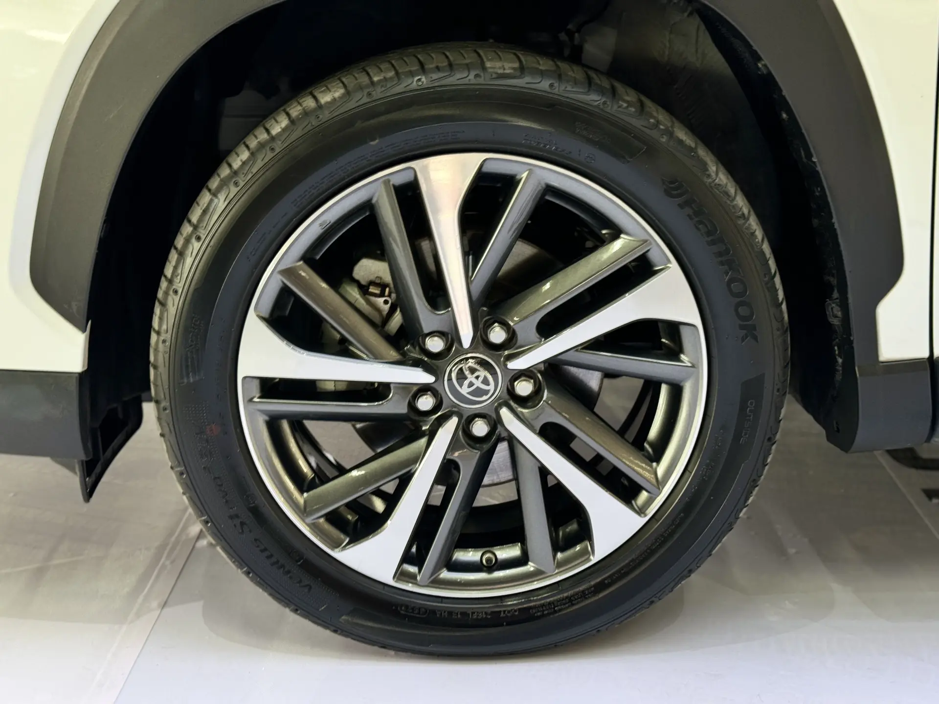 Toyota Frontlander, 2022 11