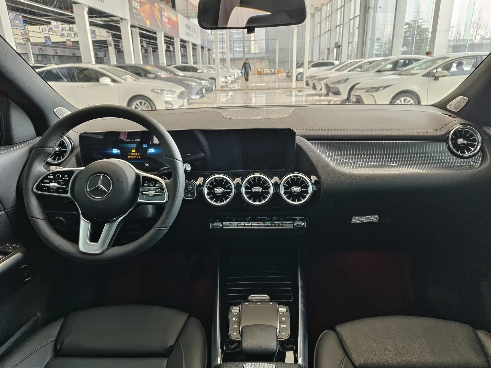 Mercedes-Benz GLA 200, 2021 11