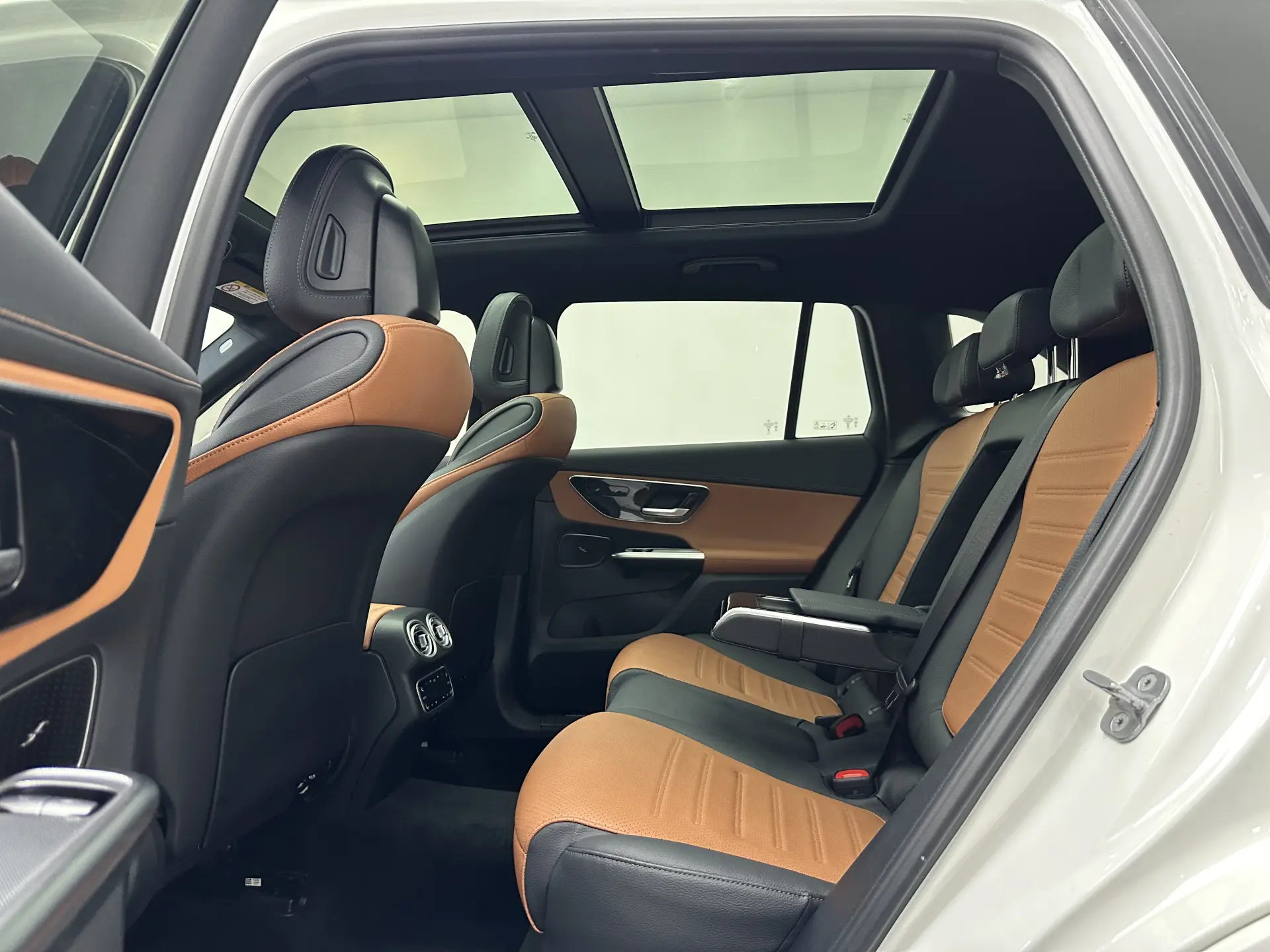 Mercedes-Benz GLC 260 L, 2024 11