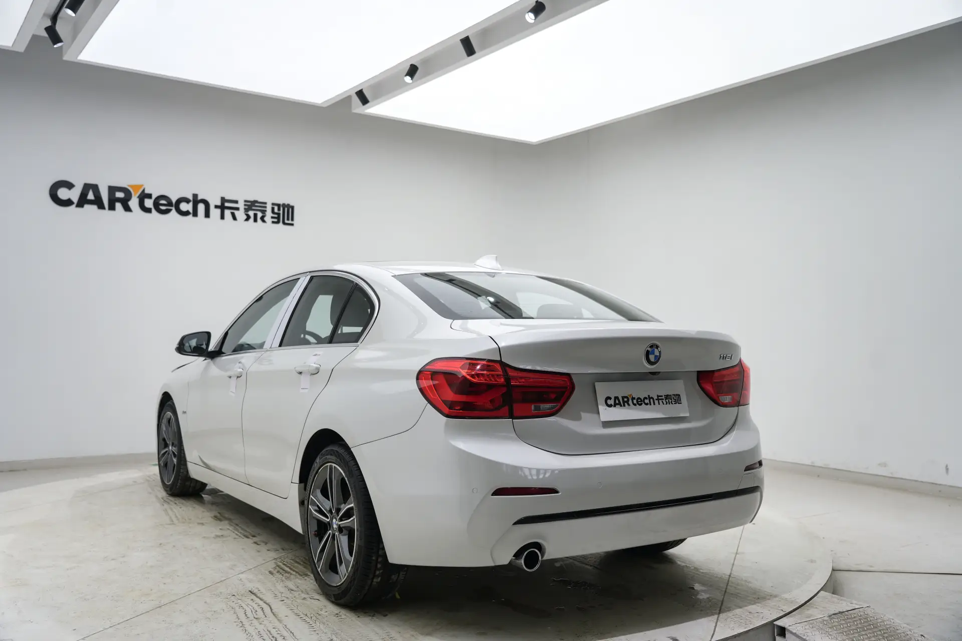 BMW 118i, 2018 7