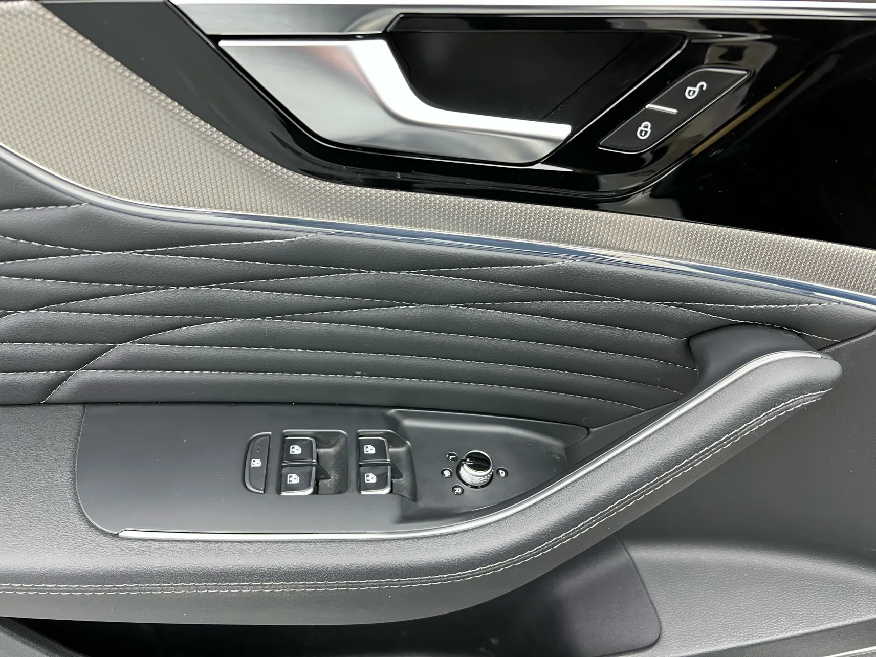 Hongqi HS5, 2023 18