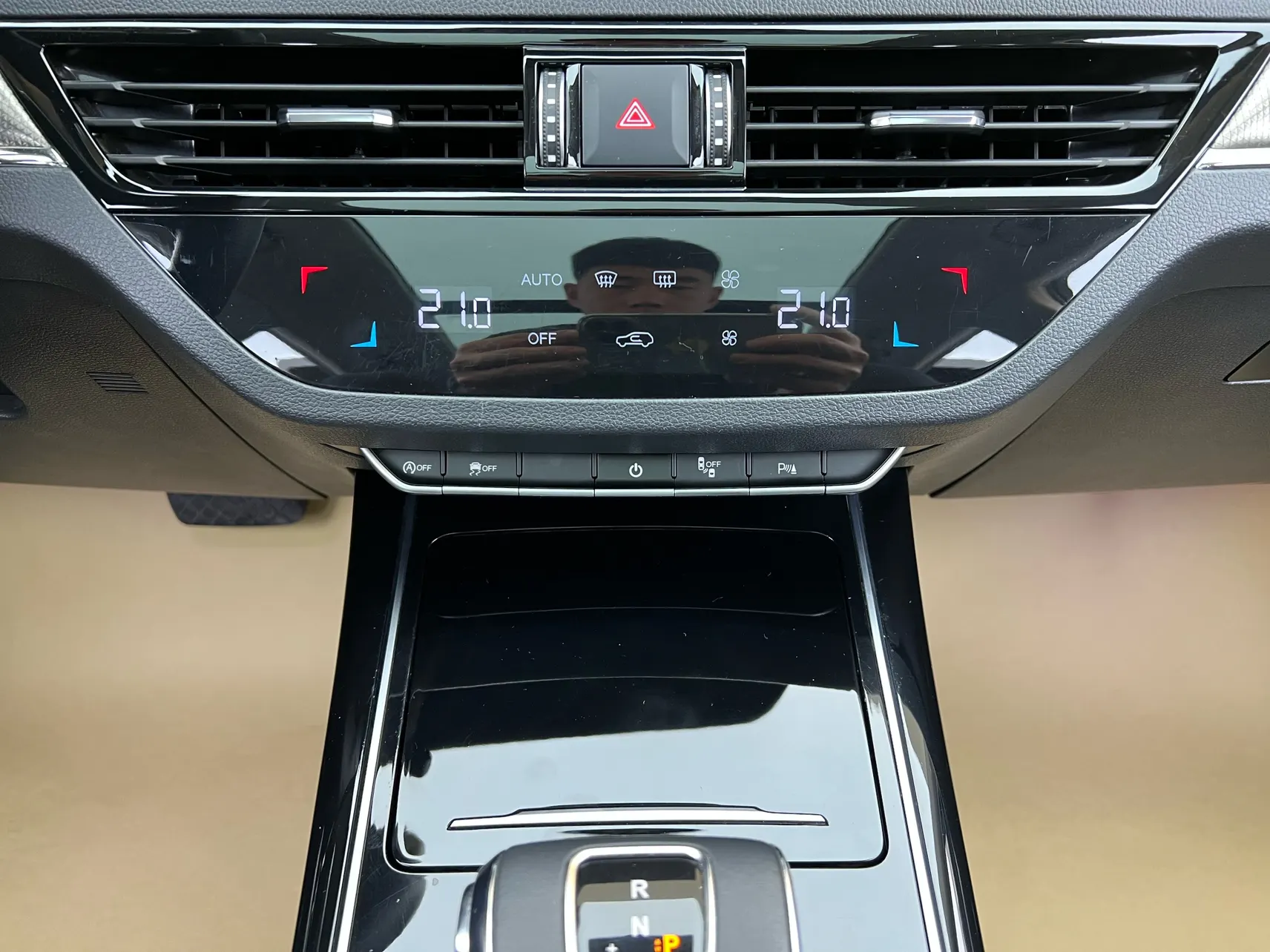 Hongqi HS5, 2023 22